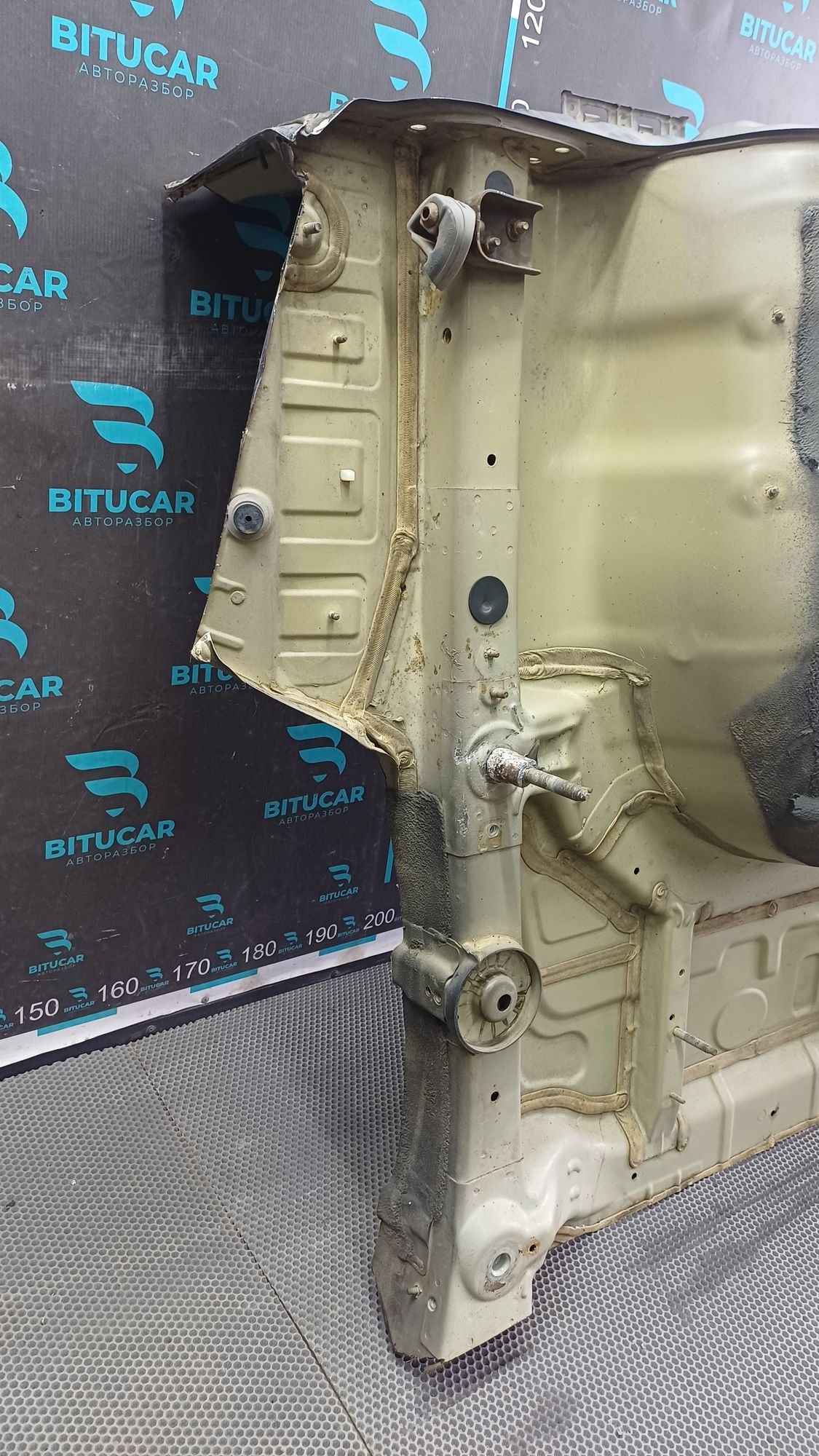 https://ycs.partsauto.market/partsauto-images/thmbs/userImages/c8f07ba63eb5b2f0f6006ea854bf8f7d/part/8e665113-f70e-4ac7-9421-238aa4a2c796_1777444568176.jpg