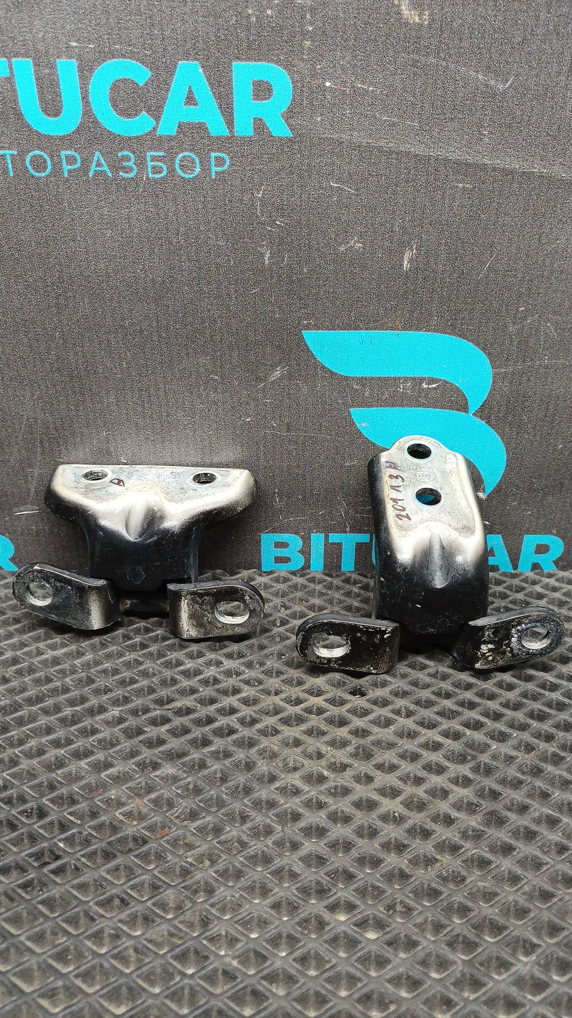 https://ycs.partsauto.market/partsauto-images/thmbs/userImages/c8f07ba63eb5b2f0f6006ea854bf8f7d/part/8e714f71-abdb-4ad5-85db-749b19bfa513_1777124871013.jpg