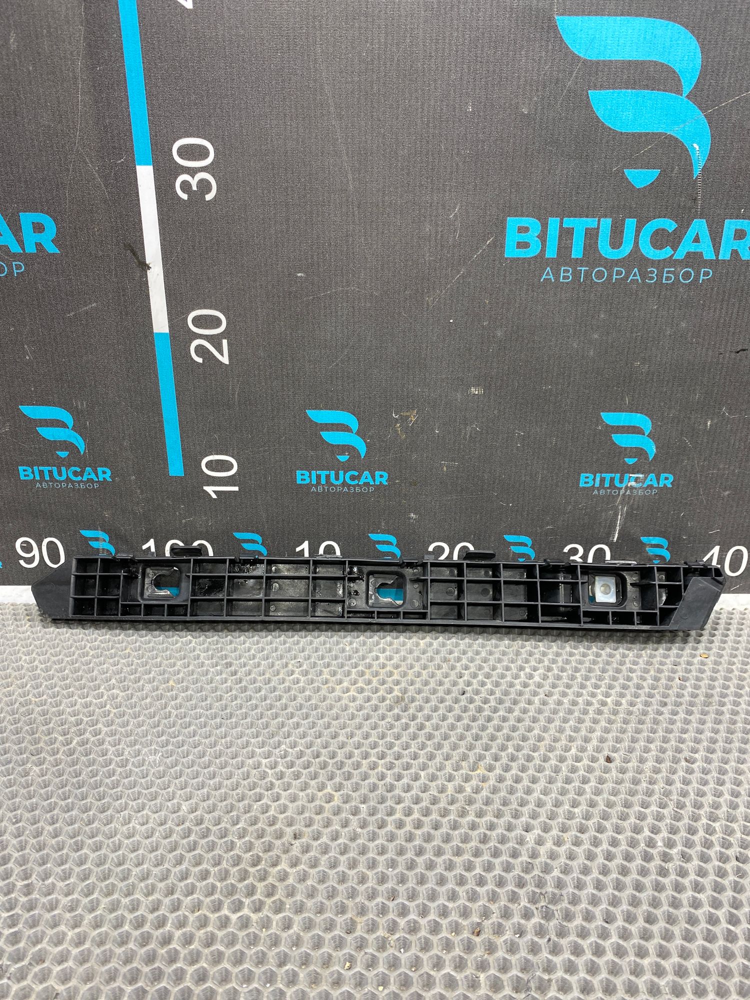 https://ycs.partsauto.market/partsauto-images/thmbs/userImages/c8f07ba63eb5b2f0f6006ea854bf8f7d/part/8ee5bb83-8419-453b-a7c3-702ac5da071e_1777296361755.jpg