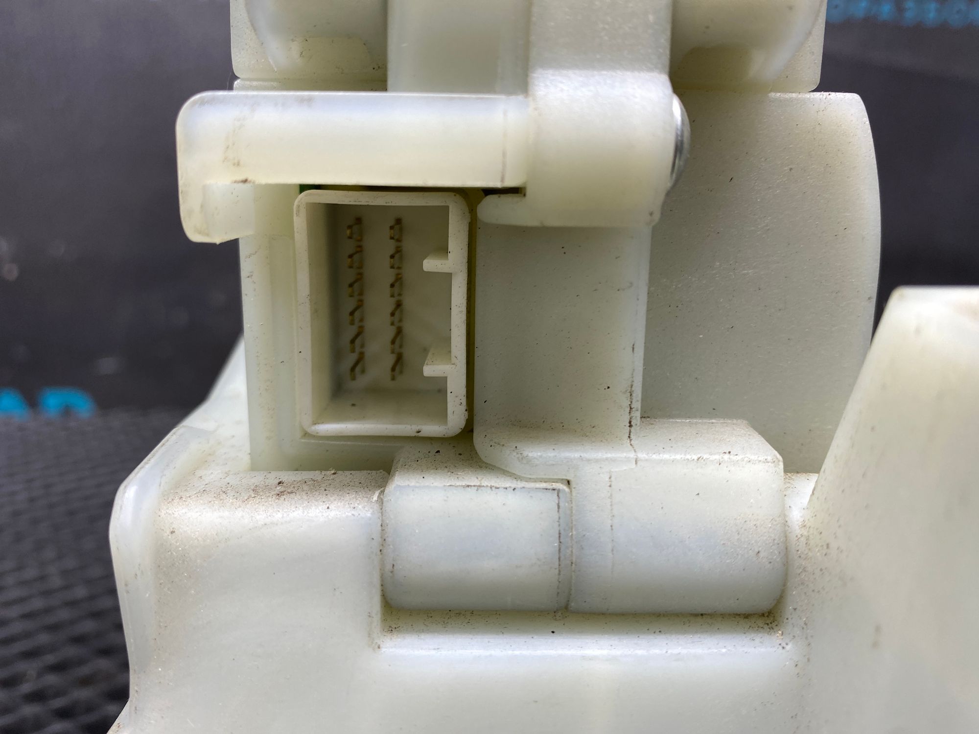 https://ycs.partsauto.market/partsauto-images/thmbs/userImages/c8f07ba63eb5b2f0f6006ea854bf8f7d/part/8f4d238f-3a6a-460e-8fac-7610dbe66a0d_1777730474751.jpg