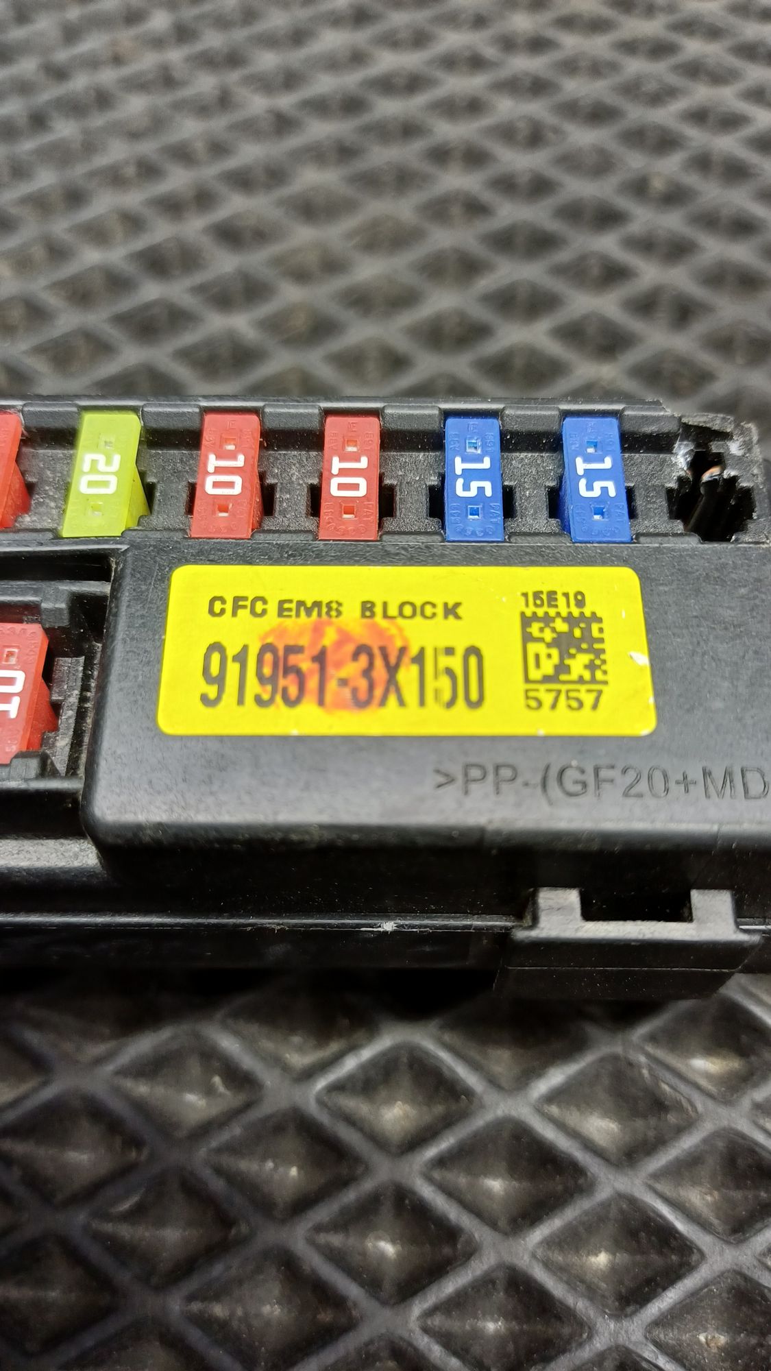 https://ycs.partsauto.market/partsauto-images/thmbs/userImages/c8f07ba63eb5b2f0f6006ea854bf8f7d/part/8fd4eed6-307d-4e46-93f6-1219e33c06c4_1777543883826.jpg