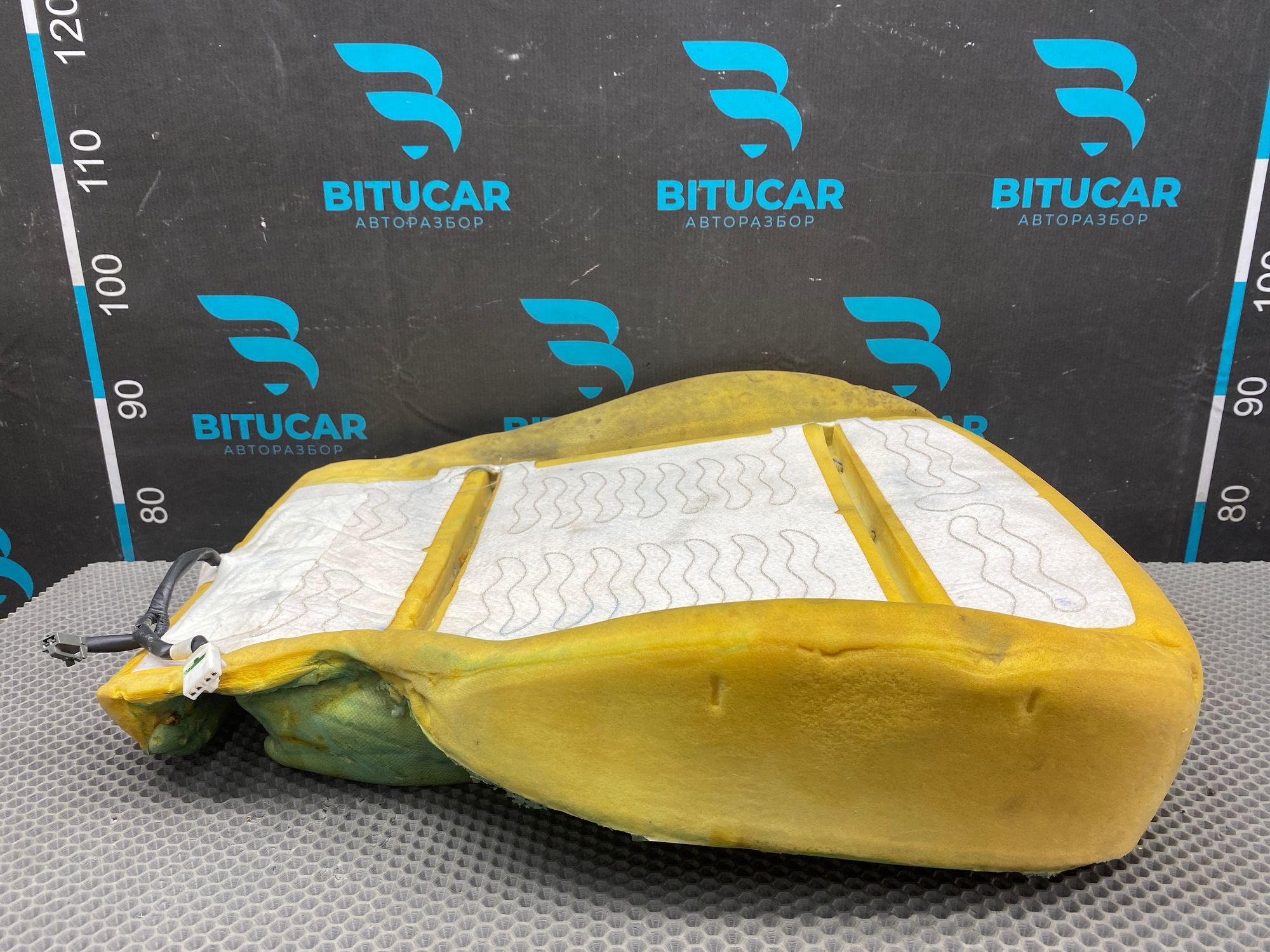 https://ycs.partsauto.market/partsauto-images/thmbs/userImages/c8f07ba63eb5b2f0f6006ea854bf8f7d/part/900a090c-c91e-41d1-88cc-e8c9b0facc03_1777037581374.jpg