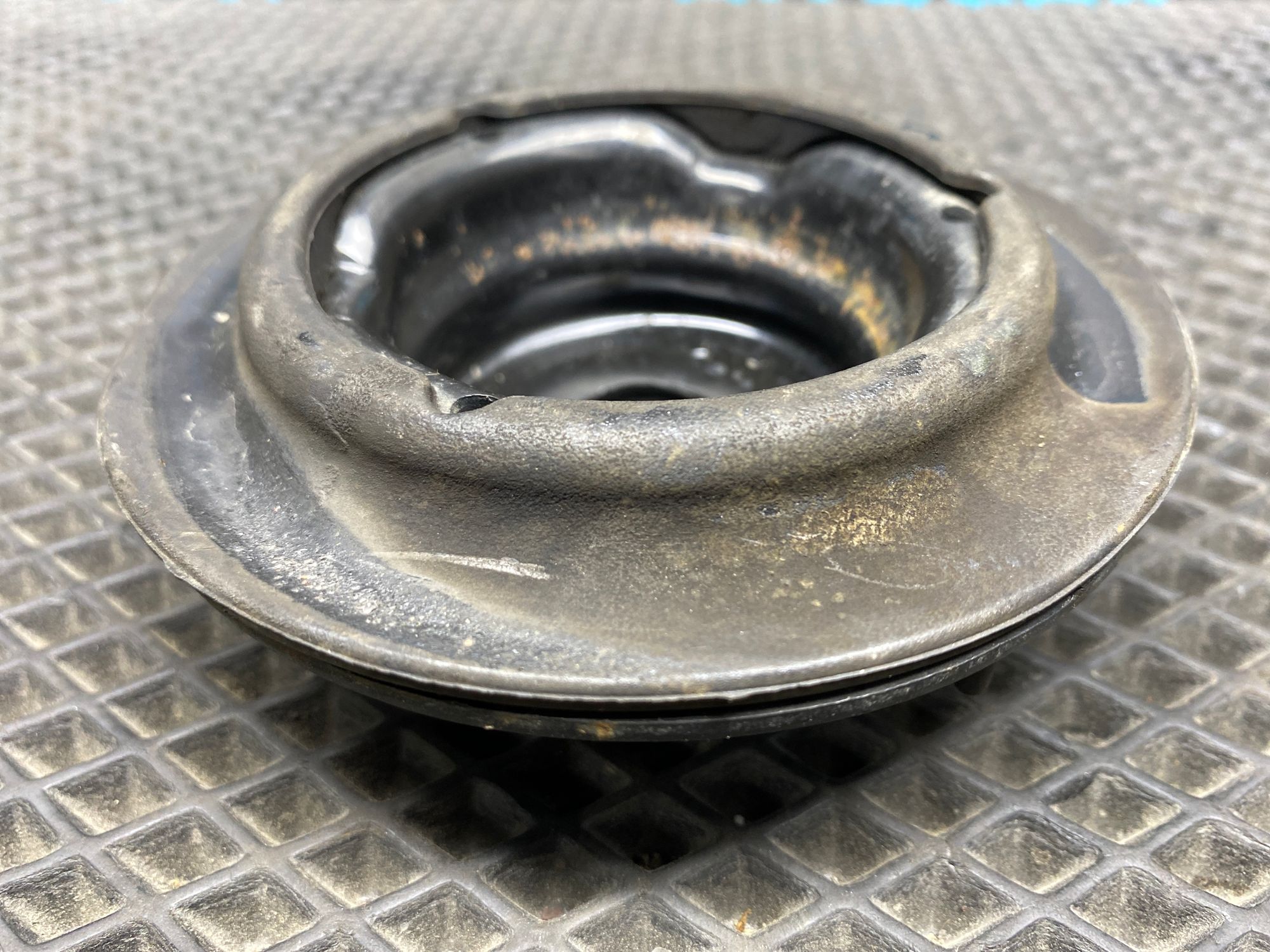https://ycs.partsauto.market/partsauto-images/thmbs/userImages/c8f07ba63eb5b2f0f6006ea854bf8f7d/part/903b79b4-9569-4c3d-a787-3f38cb2fa83b_1777272146765.jpg