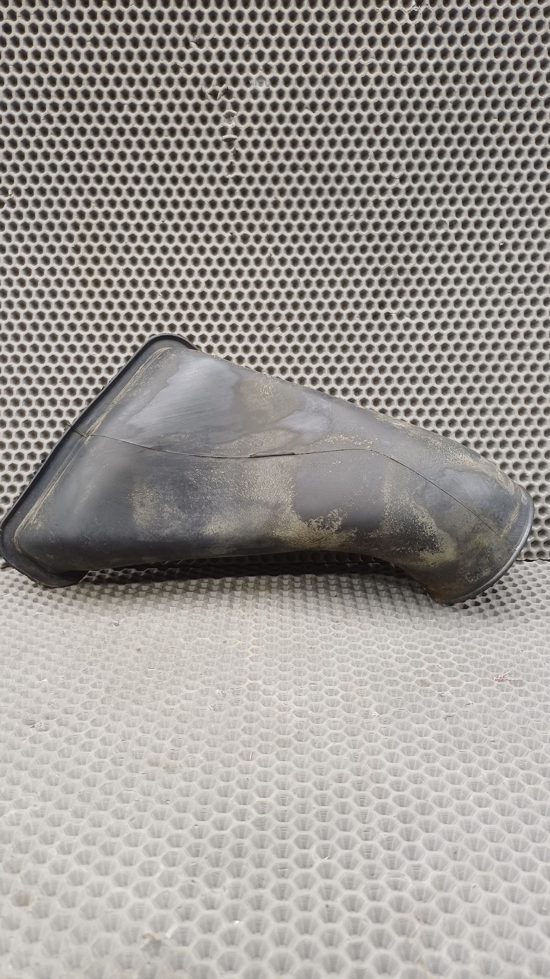 https://ycs.partsauto.market/partsauto-images/thmbs/userImages/c8f07ba63eb5b2f0f6006ea854bf8f7d/part/909f44d1-f68e-42ad-90c4-259a61a600c3_1774188429680.jpg