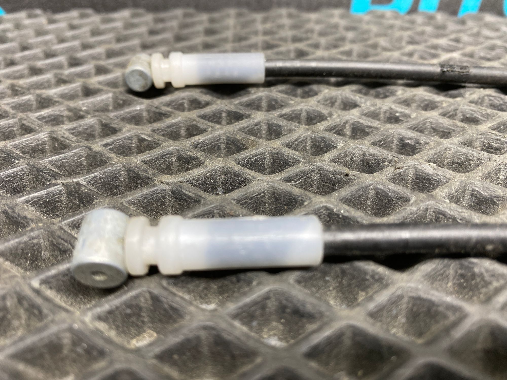 https://ycs.partsauto.market/partsauto-images/thmbs/userImages/c8f07ba63eb5b2f0f6006ea854bf8f7d/part/90b1eb64-2696-4347-8da0-c4e4e6a594b6_1776953260555.jpg
