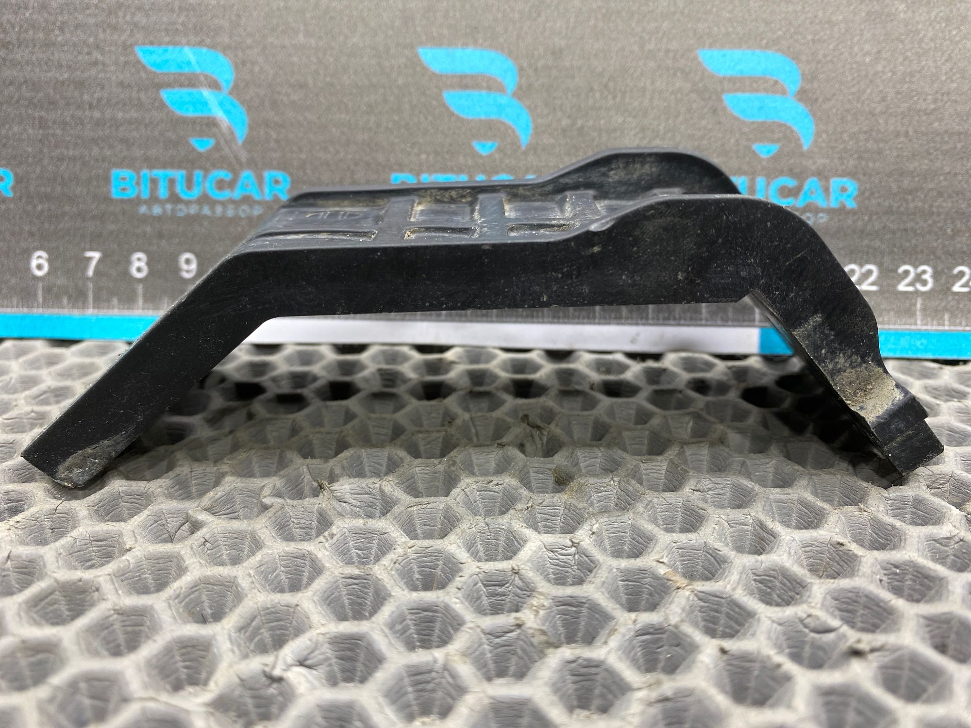 https://ycs.partsauto.market/partsauto-images/thmbs/userImages/c8f07ba63eb5b2f0f6006ea854bf8f7d/part/913f9945-e9cc-43ee-a45e-7d346d8bbaac_1777818175372.jpg