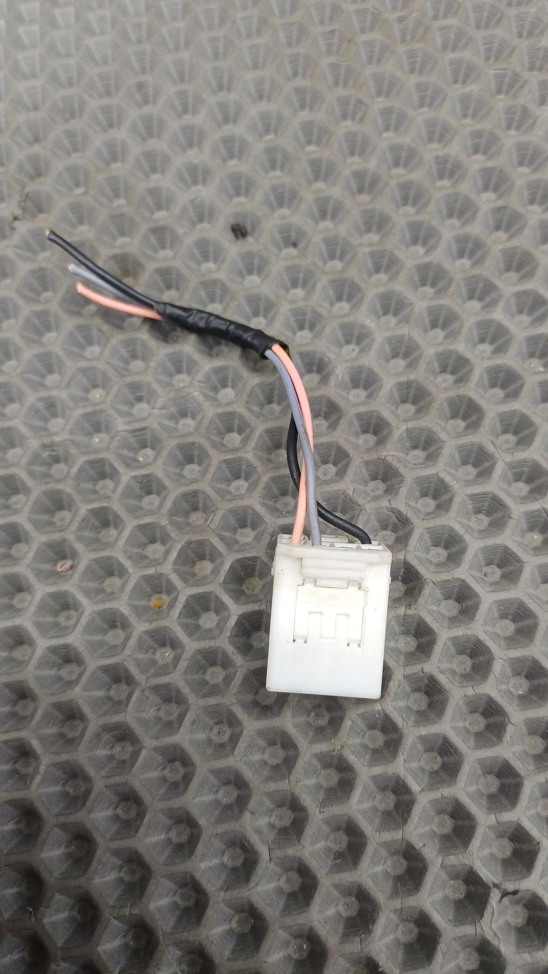 https://ycs.partsauto.market/partsauto-images/thmbs/userImages/c8f07ba63eb5b2f0f6006ea854bf8f7d/part/914fbfa5-6c4f-48ac-97b7-7c20f9a0cad0_1774868544991.jpg
