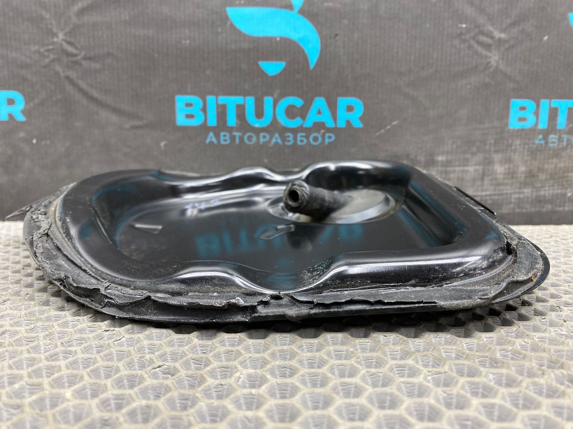 https://ycs.partsauto.market/partsauto-images/thmbs/userImages/c8f07ba63eb5b2f0f6006ea854bf8f7d/part/915a8755-d86d-4798-9fd7-9de1726b43f0_1777028680707.jpg