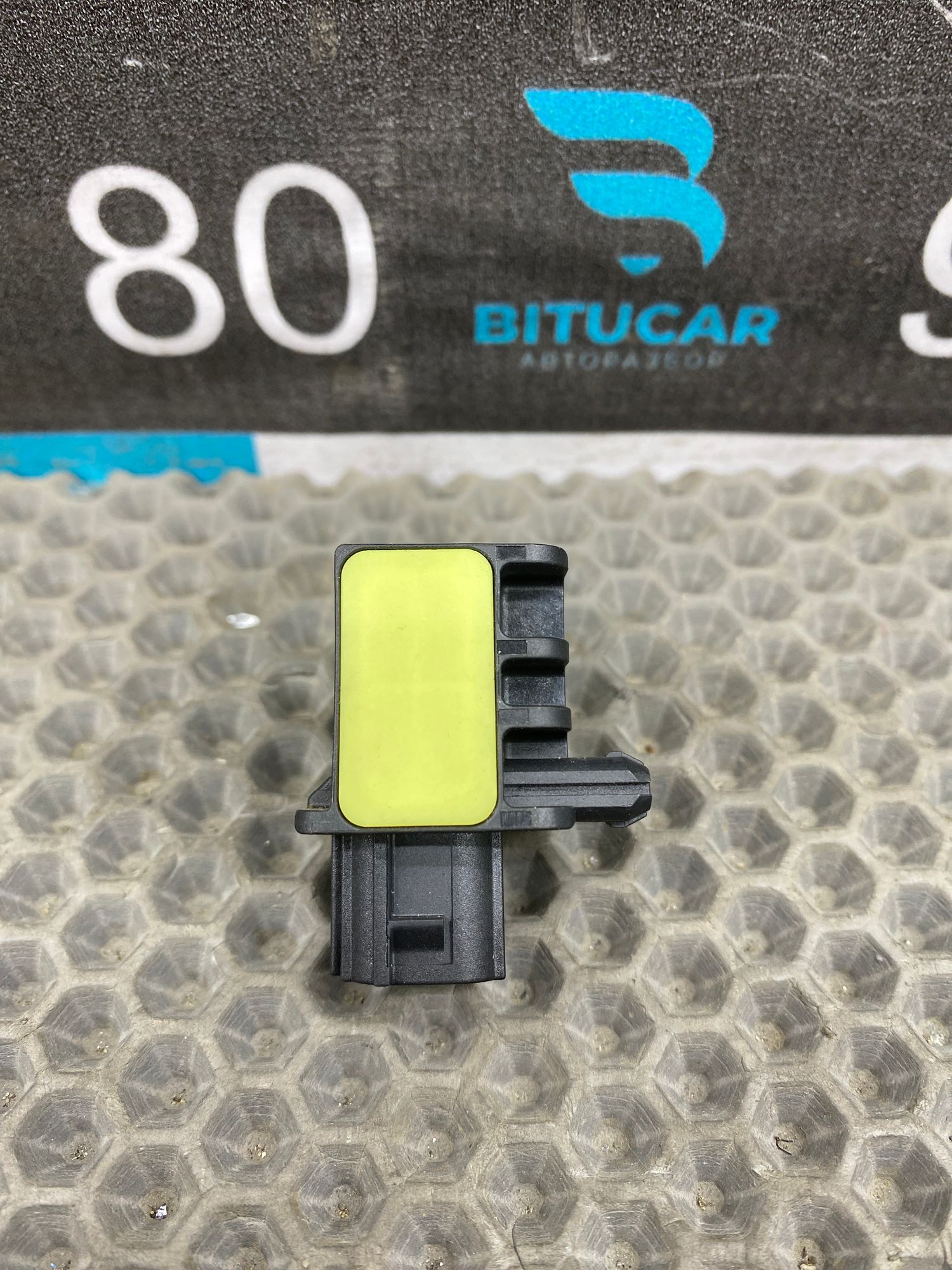 https://ycs.partsauto.market/partsauto-images/thmbs/userImages/c8f07ba63eb5b2f0f6006ea854bf8f7d/part/924494e6-272a-46ba-9ff0-62bceb40c195_1769182428826.jpg