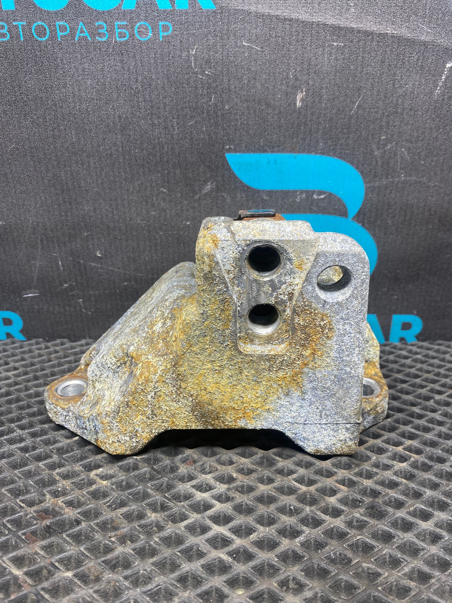 https://ycs.partsauto.market/partsauto-images/thmbs/userImages/c8f07ba63eb5b2f0f6006ea854bf8f7d/part/92928e3e-daae-42f0-a551-94c39c0dc6fc_1777113384364.jpg