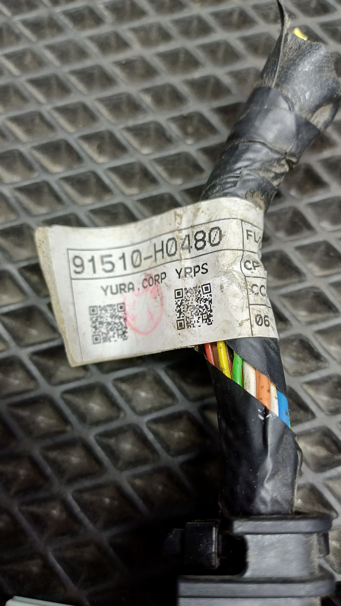 https://ycs.partsauto.market/partsauto-images/thmbs/userImages/c8f07ba63eb5b2f0f6006ea854bf8f7d/part/930c8db0-ad53-435d-8dba-db8aee3c5c8a_1777529594416.jpg