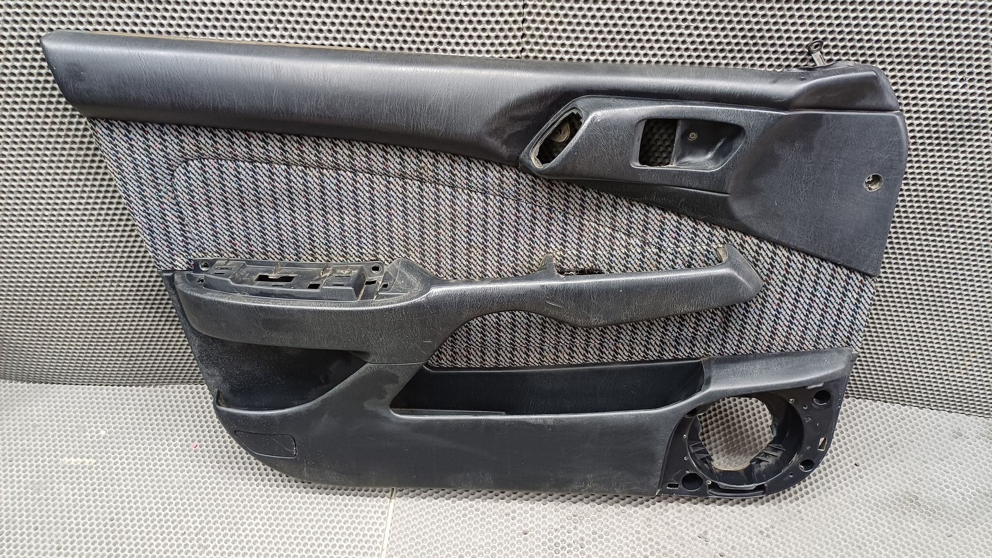 Б/У Обшивка двери передней левой Toyota CARINA E 6 дорест. 1992—1996 1994 Зеленый, 1390 рублей, Краснодар