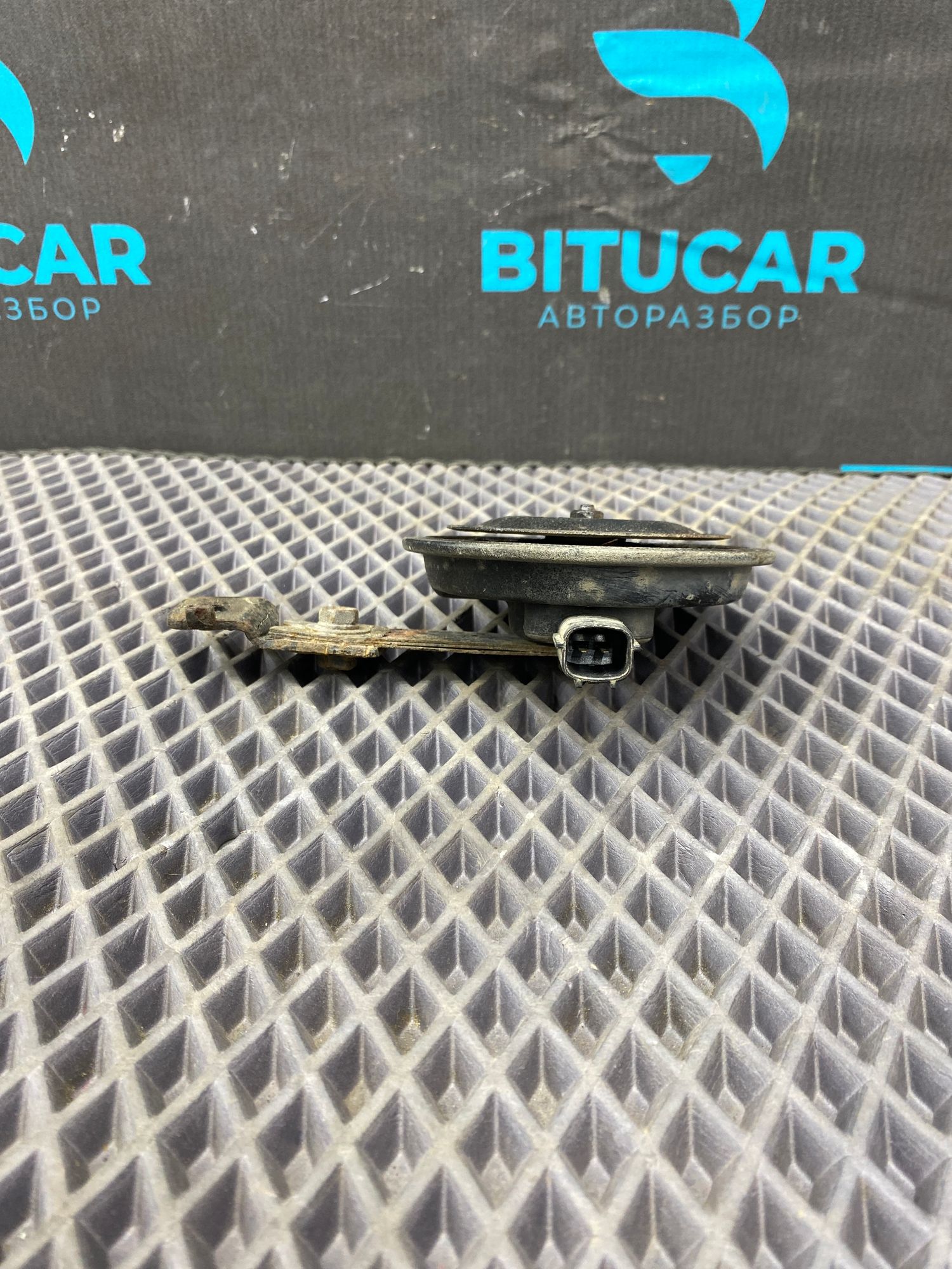 https://ycs.partsauto.market/partsauto-images/thmbs/userImages/c8f07ba63eb5b2f0f6006ea854bf8f7d/part/93d555e8-bc05-452f-a7bb-e119b71f4b88_1771659737420.jpg