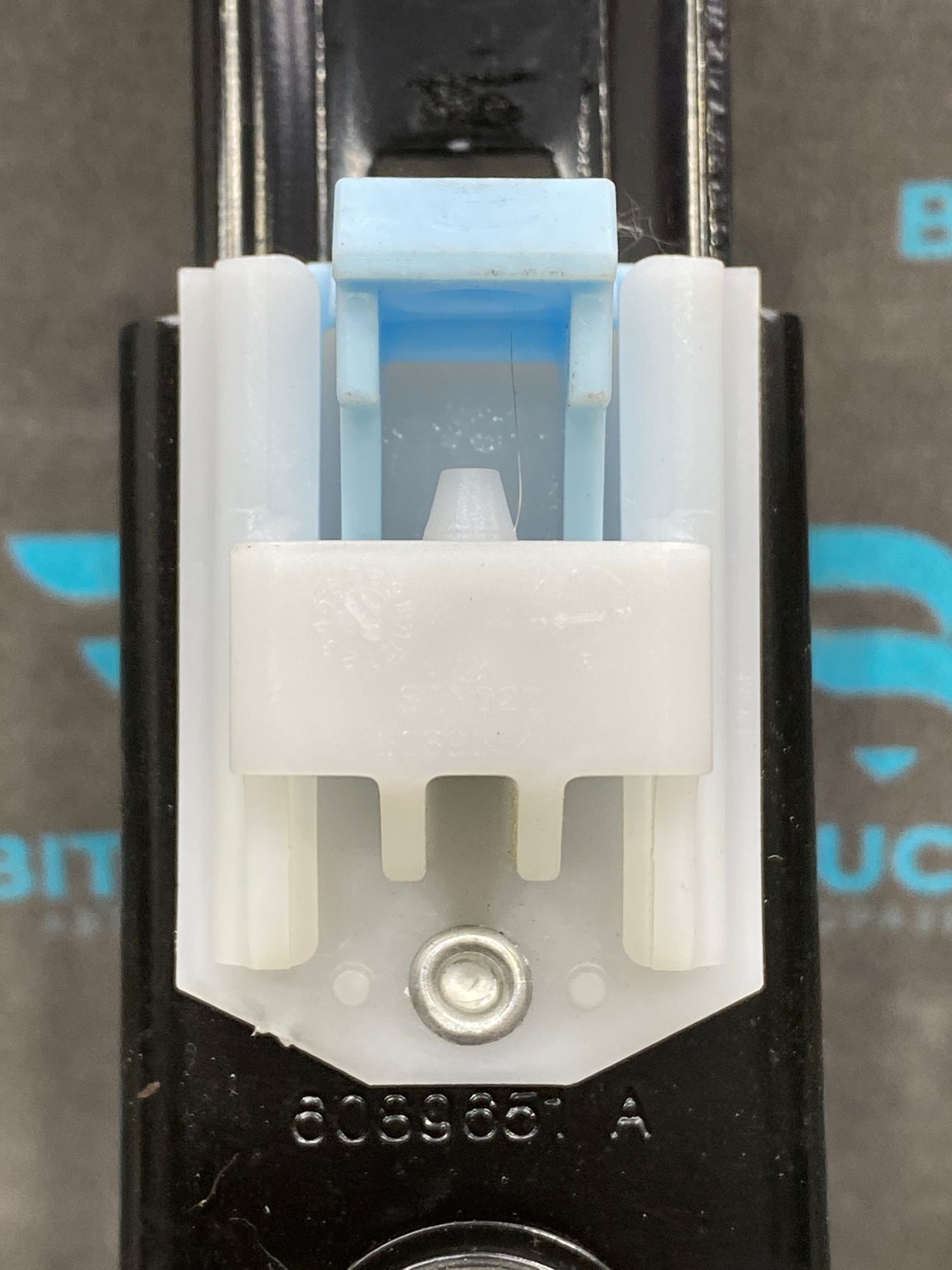 https://ycs.partsauto.market/partsauto-images/thmbs/userImages/c8f07ba63eb5b2f0f6006ea854bf8f7d/part/93d8dbd2-3423-4ee8-ae3f-8f00599a65d7_1777641484832.jpg