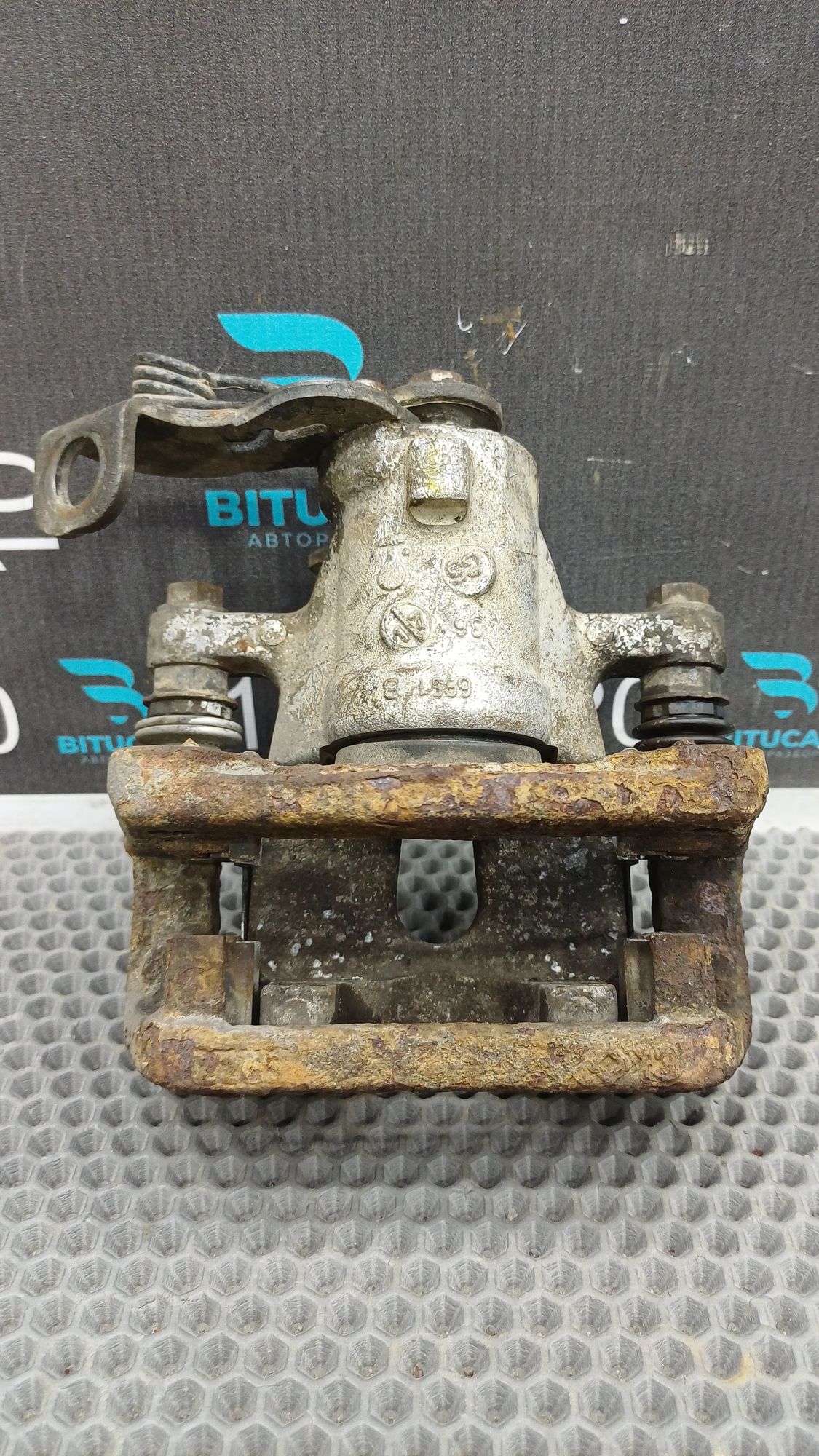 https://ycs.partsauto.market/partsauto-images/thmbs/userImages/c8f07ba63eb5b2f0f6006ea854bf8f7d/part/9410d30a-beea-4007-9e8a-22655c6a74b4_1777292081633.jpg
