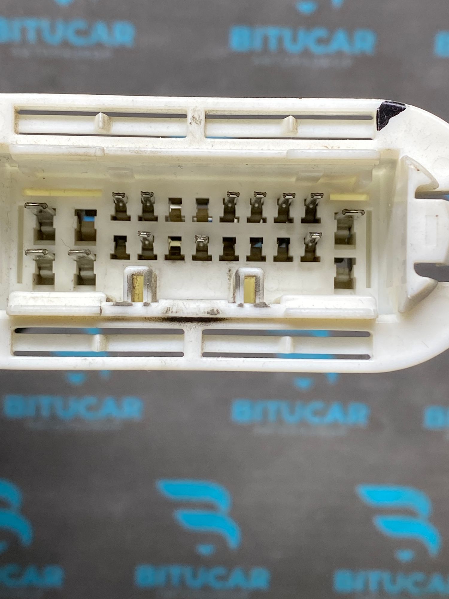 https://ycs.partsauto.market/partsauto-images/thmbs/userImages/c8f07ba63eb5b2f0f6006ea854bf8f7d/part/94138f4e-3a00-43e3-abf8-a67d73ba9467_1777460859207.jpg