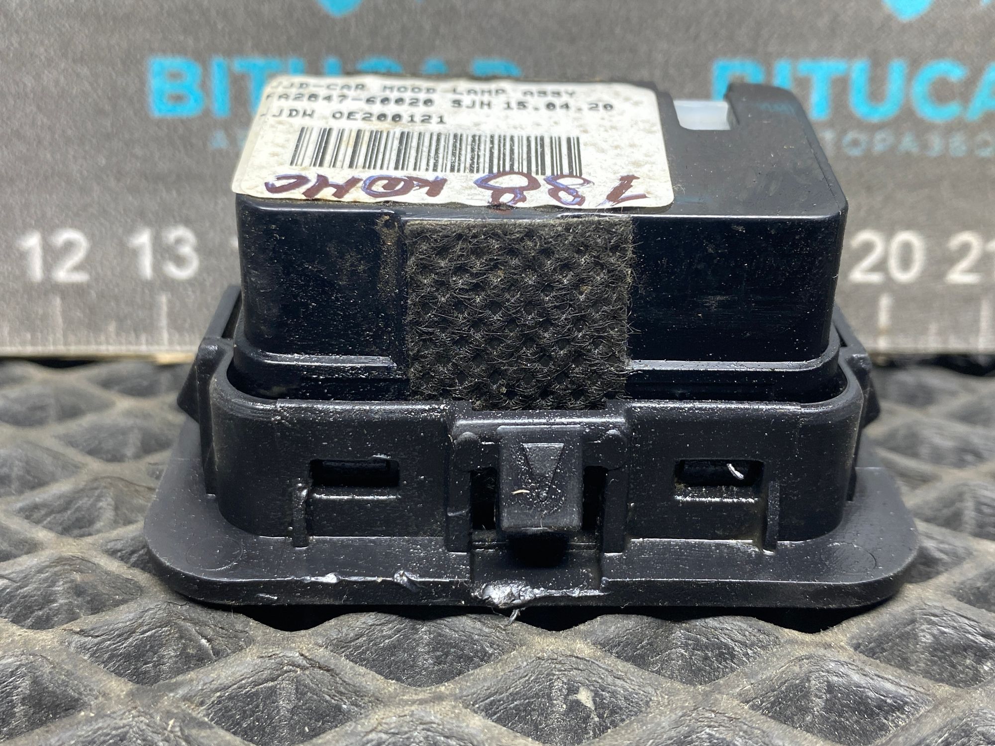 https://ycs.partsauto.market/partsauto-images/thmbs/userImages/c8f07ba63eb5b2f0f6006ea854bf8f7d/part/944c4f68-5573-47ff-b341-a90f9638c682_1777381309083.jpg
