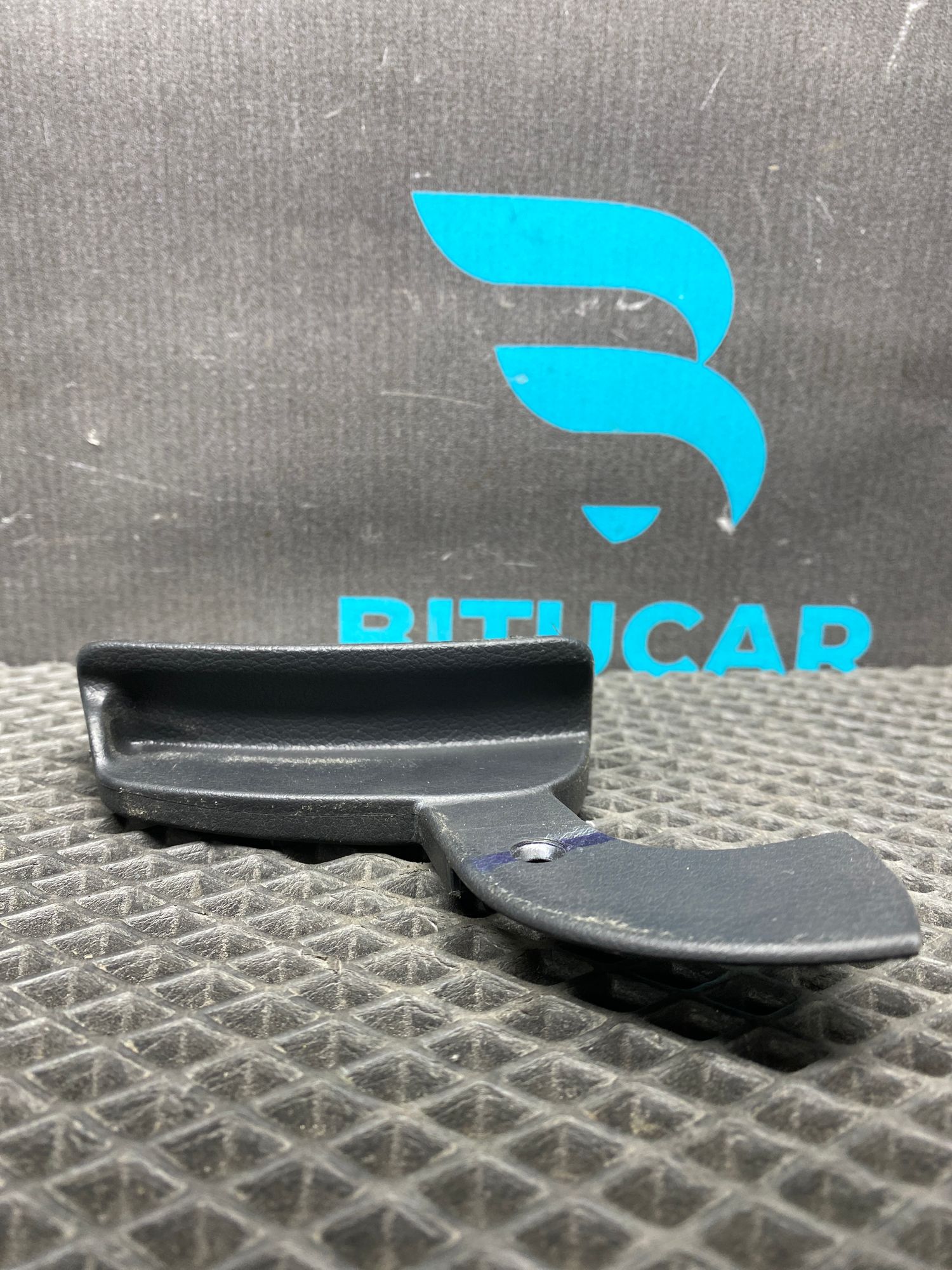 https://ycs.partsauto.market/partsauto-images/thmbs/userImages/c8f07ba63eb5b2f0f6006ea854bf8f7d/part/958f286a-b7f9-4d73-a5c6-356cadefe691_1776853688162.jpg
