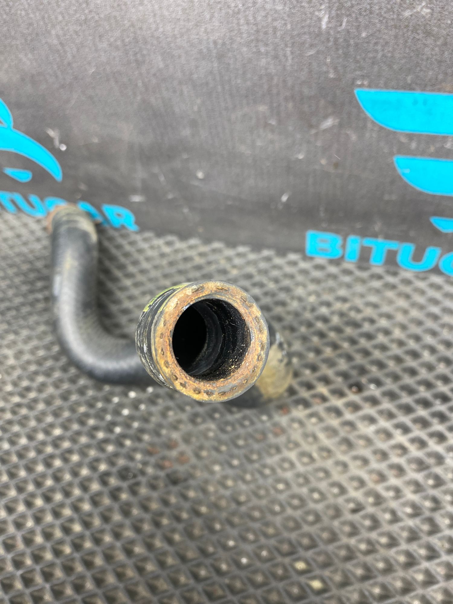 https://ycs.partsauto.market/partsauto-images/thmbs/userImages/c8f07ba63eb5b2f0f6006ea854bf8f7d/part/95cd09cb-e130-4e6a-8d04-7aed088a2bf3_1777122530380.jpg