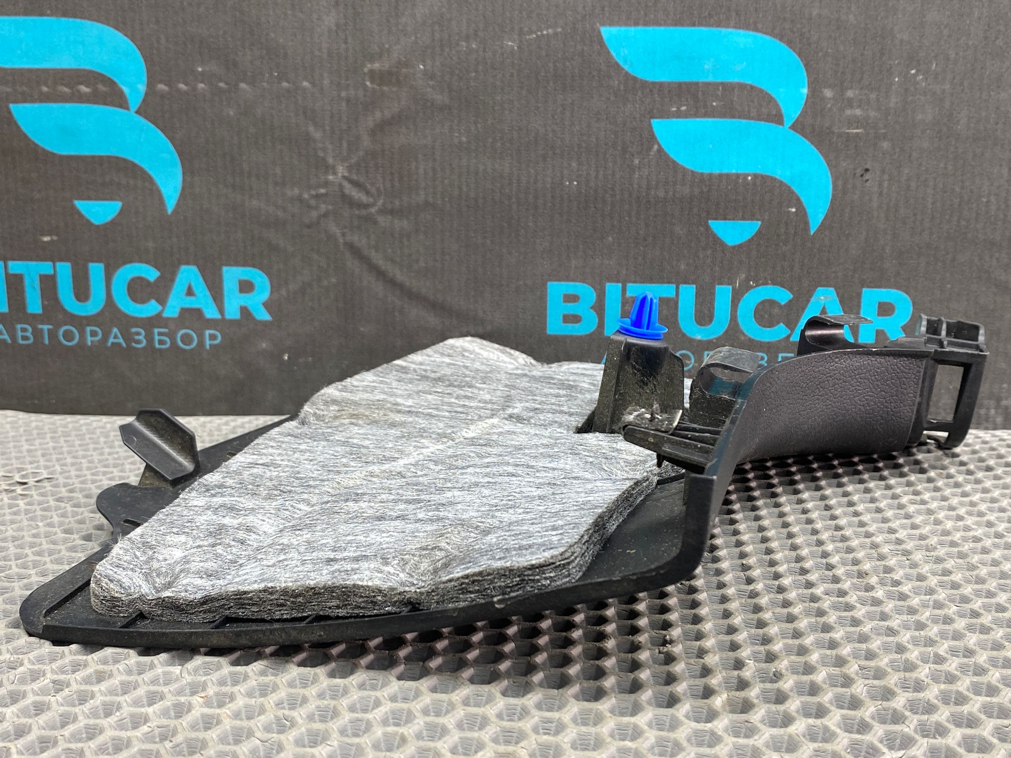 https://ycs.partsauto.market/partsauto-images/thmbs/userImages/c8f07ba63eb5b2f0f6006ea854bf8f7d/part/95d7cf60-2a22-4eb1-a0ce-ffb7e8554b98_1777538832996.jpg