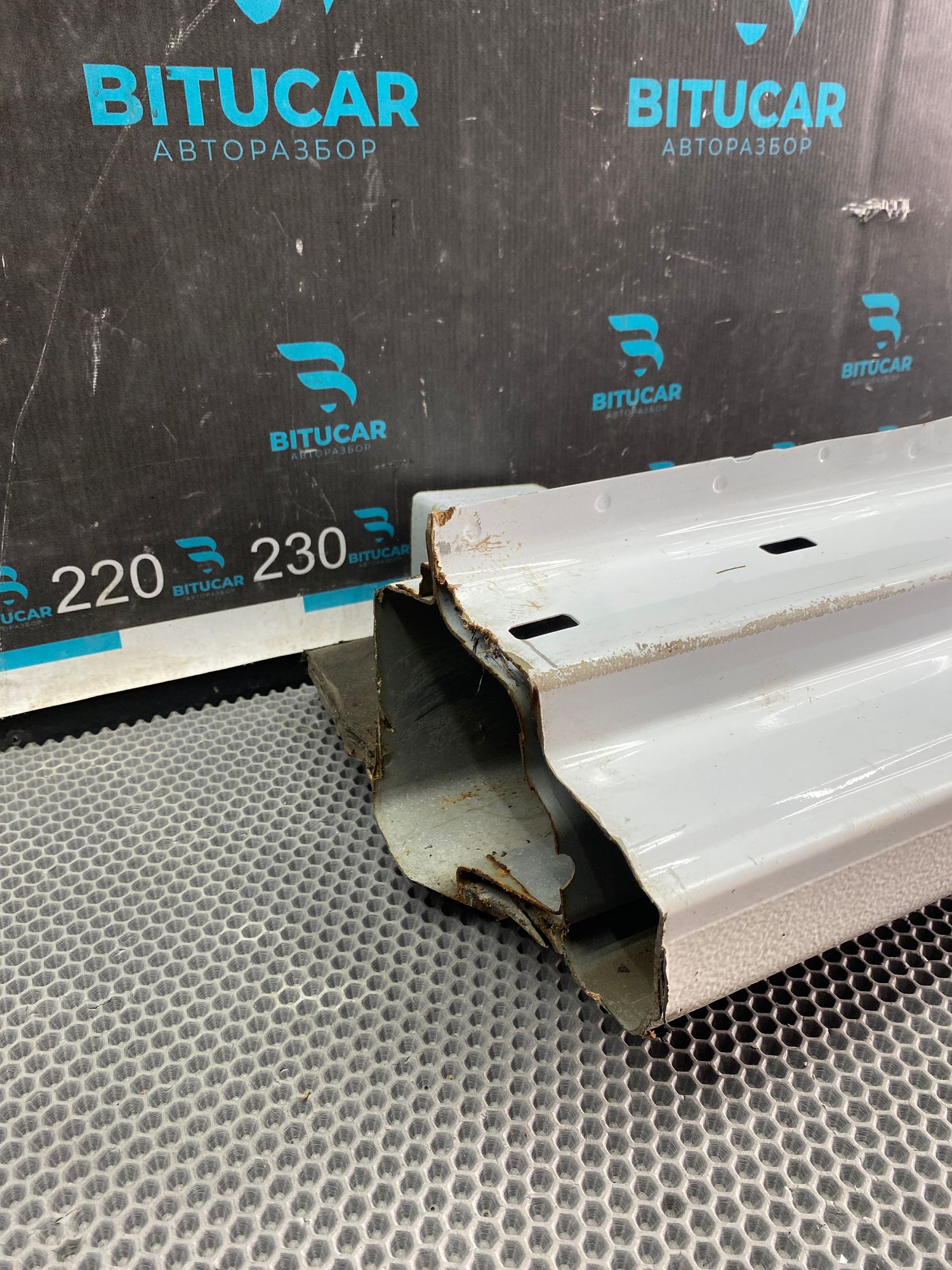 https://ycs.partsauto.market/partsauto-images/thmbs/userImages/c8f07ba63eb5b2f0f6006ea854bf8f7d/part/962b1c6f-5991-4940-b8ec-486fbe3291d1_1777541234878.jpg