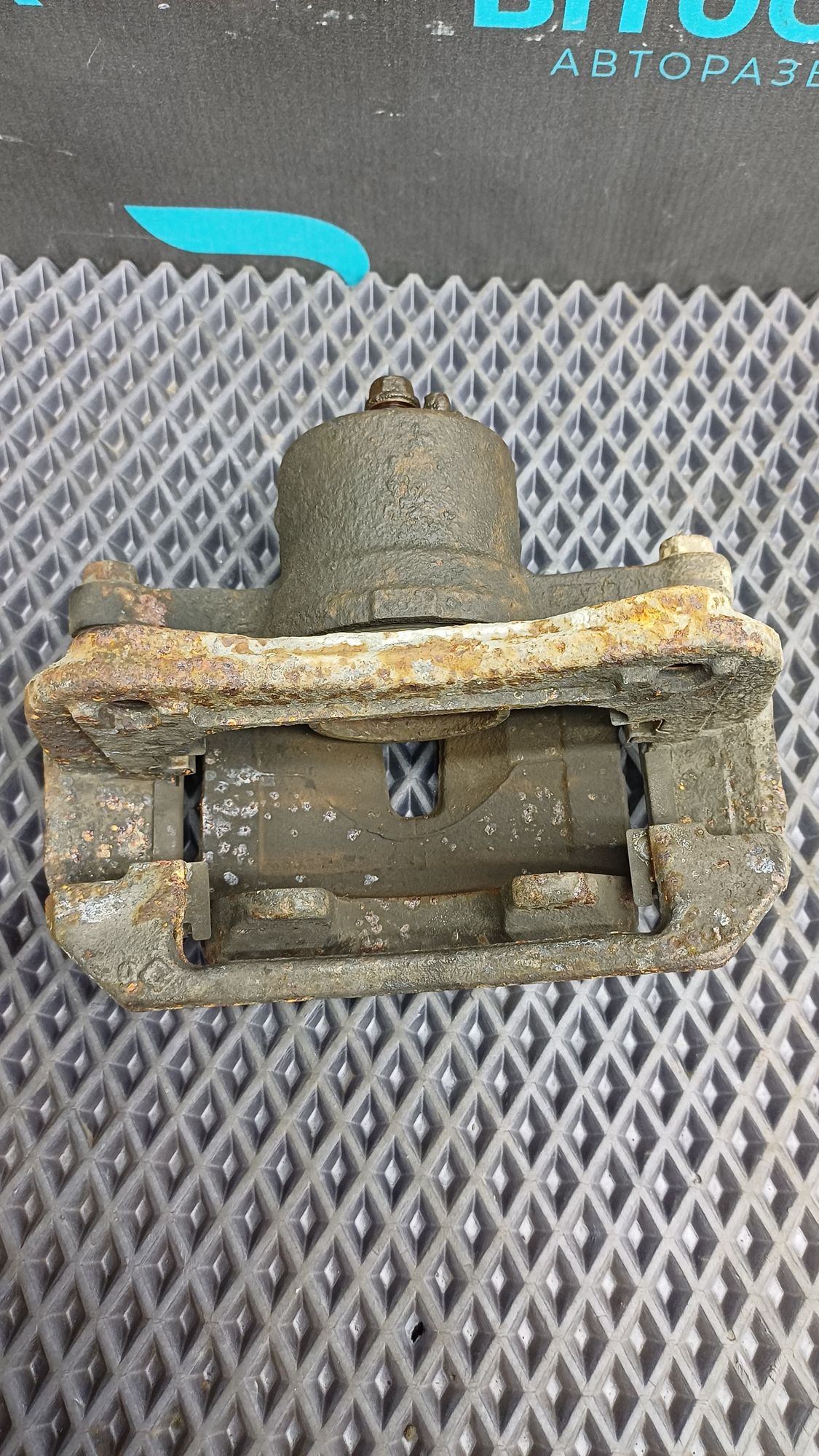https://ycs.partsauto.market/partsauto-images/thmbs/userImages/c8f07ba63eb5b2f0f6006ea854bf8f7d/part/9663b219-fad2-4482-8824-6c78e8f8a427_1774510678314.jpg