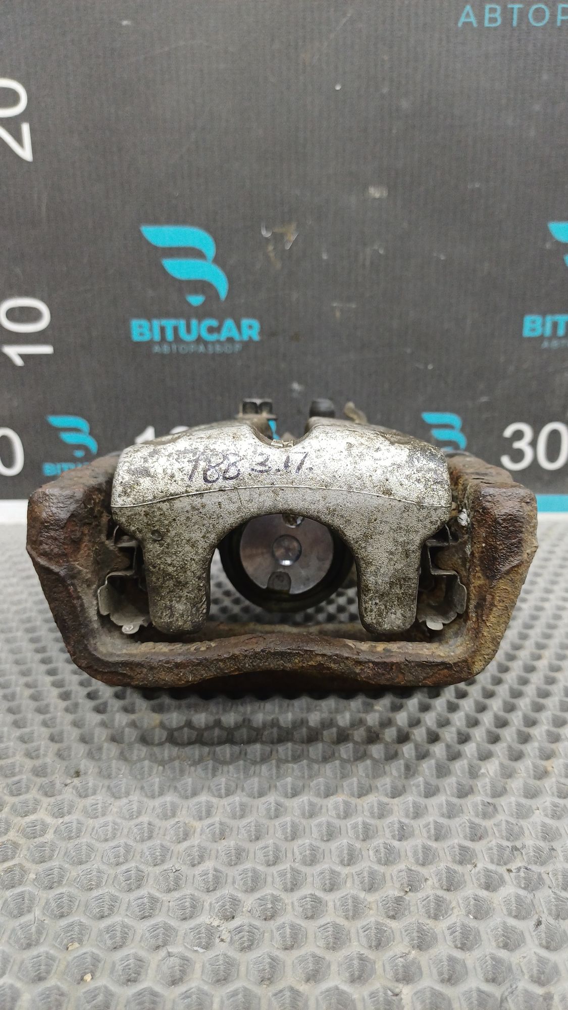 https://ycs.partsauto.market/partsauto-images/thmbs/userImages/c8f07ba63eb5b2f0f6006ea854bf8f7d/part/9692b278-4a57-462f-a002-c8ddd075748f_1777292082760.jpg