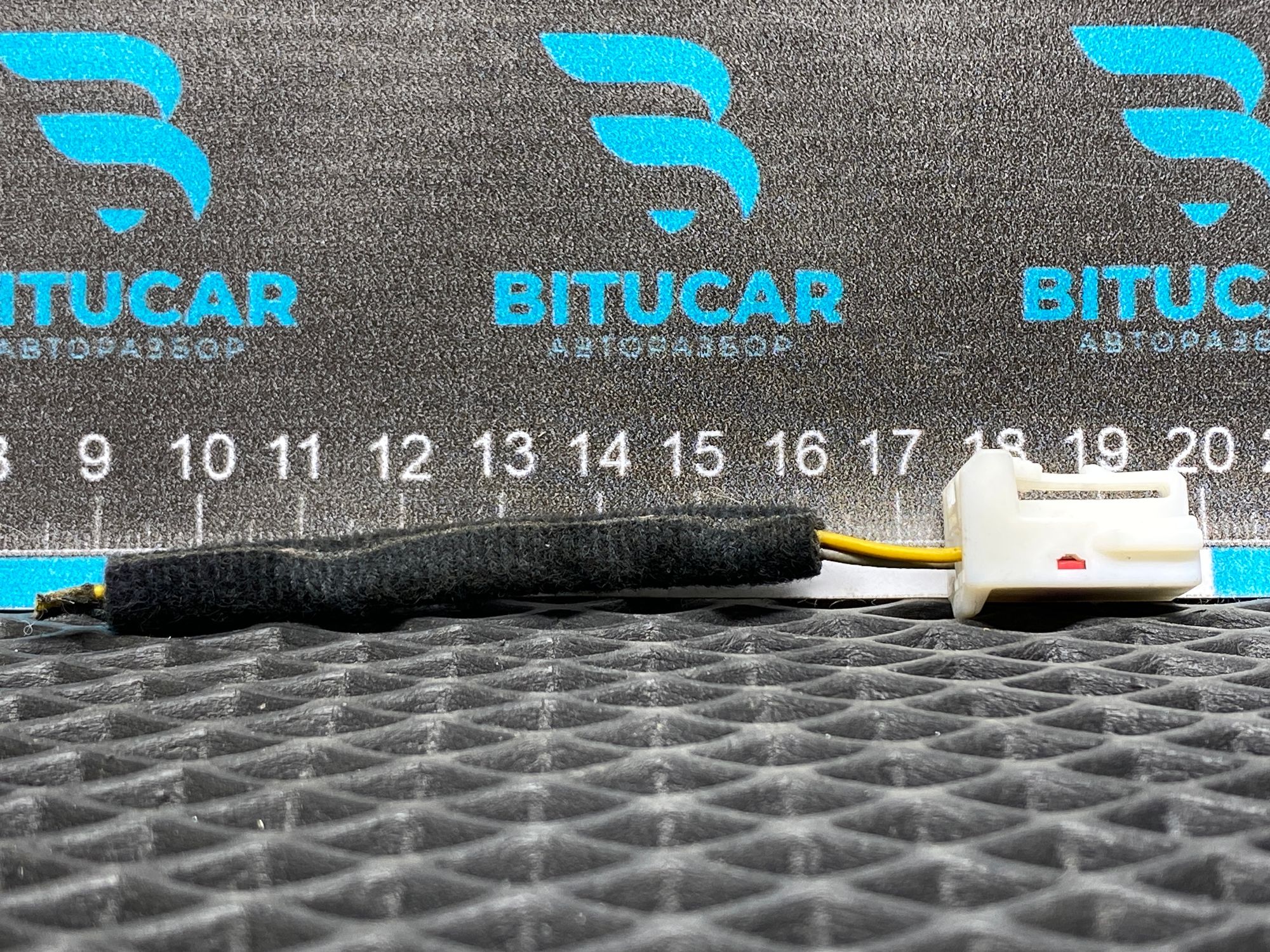 https://ycs.partsauto.market/partsauto-images/thmbs/userImages/c8f07ba63eb5b2f0f6006ea854bf8f7d/part/983326cc-8cc3-4d7d-aeee-6631776f6920_1777725518526.jpg