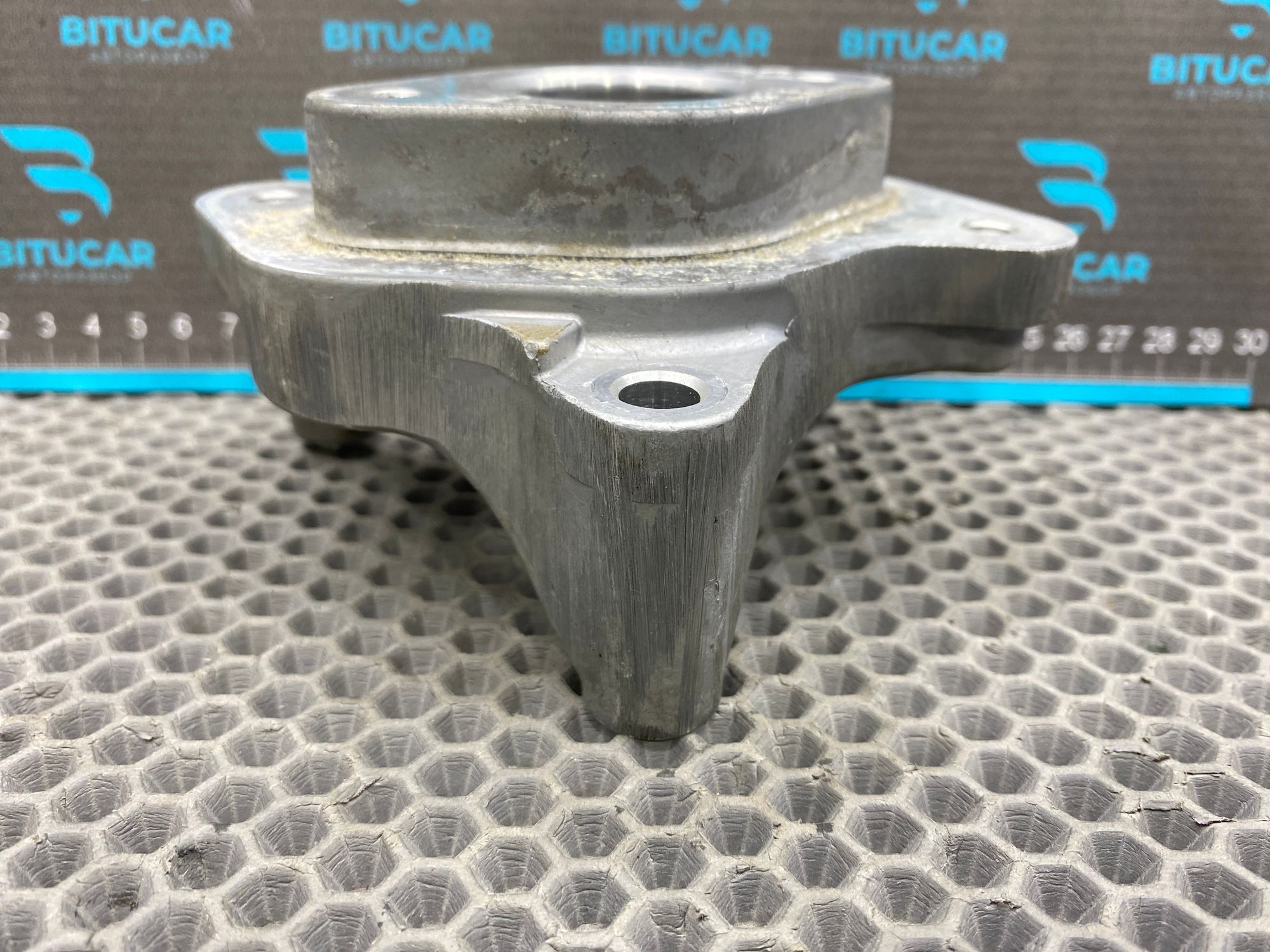 https://ycs.partsauto.market/partsauto-images/thmbs/userImages/c8f07ba63eb5b2f0f6006ea854bf8f7d/part/986ce101-ab70-4096-ab97-58e619f3a367_1777796101321.jpg