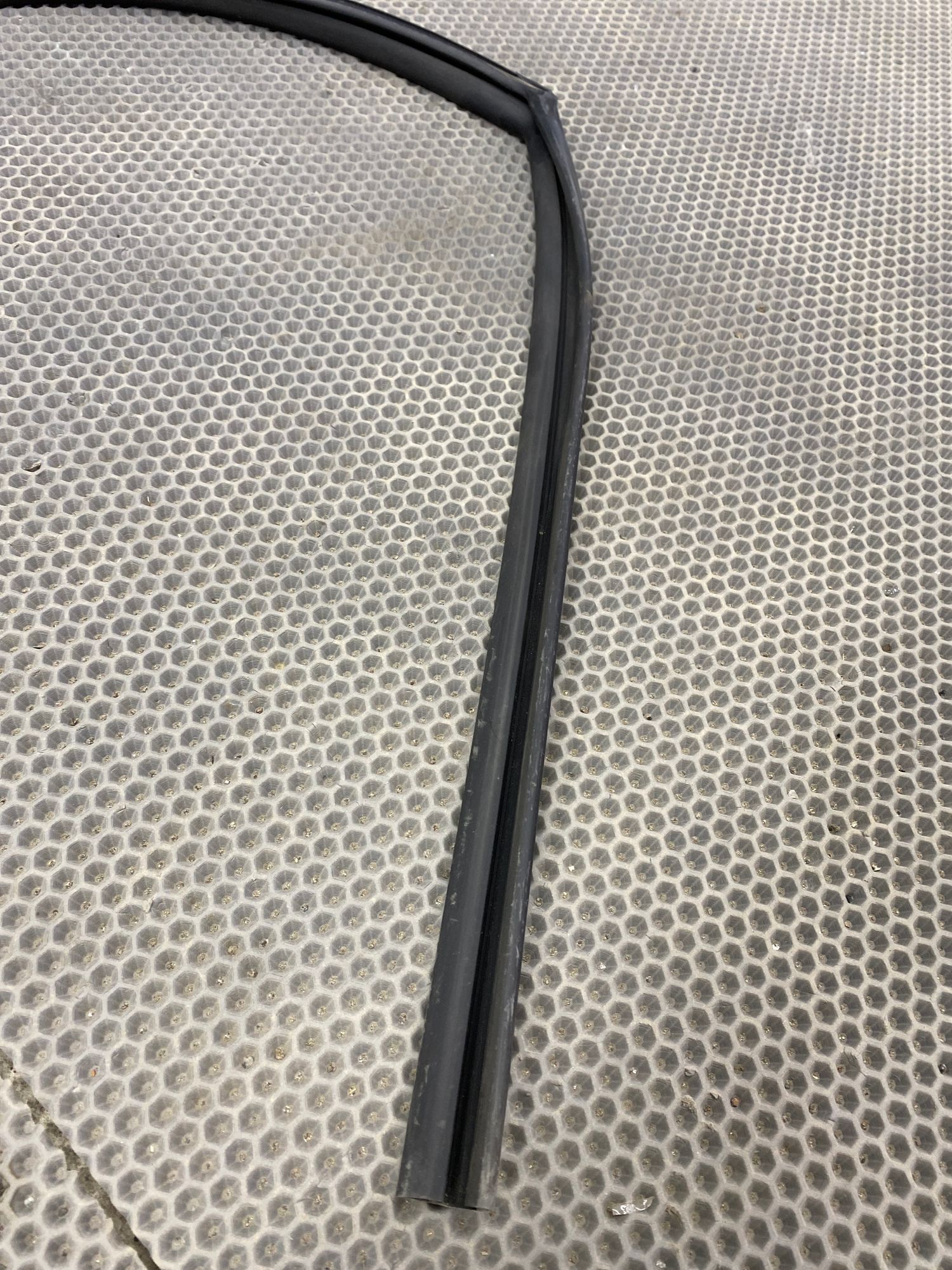 https://ycs.partsauto.market/partsauto-images/thmbs/userImages/c8f07ba63eb5b2f0f6006ea854bf8f7d/part/9885ce99-8361-4fbb-9ee0-c2b05d3fd622_1777211226347.jpg