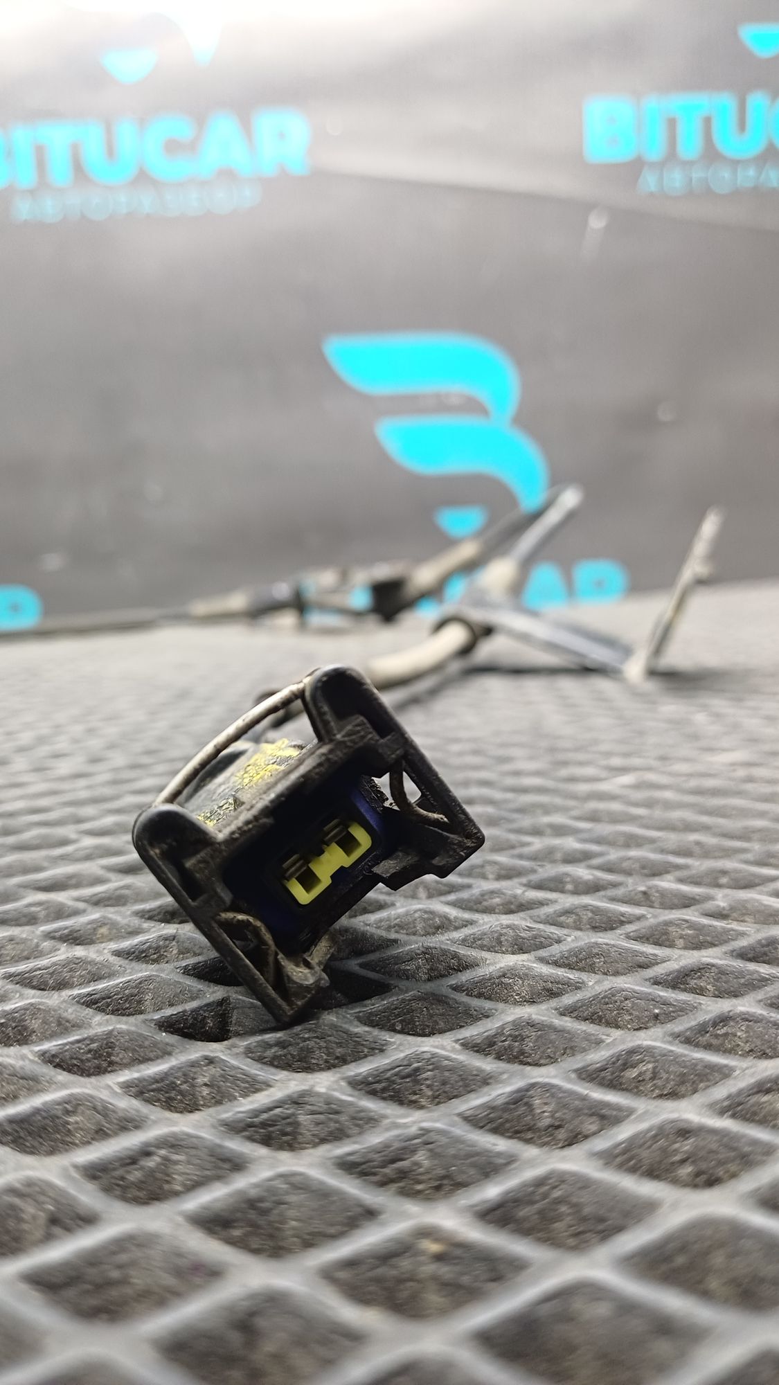 https://ycs.partsauto.market/partsauto-images/thmbs/userImages/c8f07ba63eb5b2f0f6006ea854bf8f7d/part/9952eeb0-7829-4726-9694-ada1953b1e55_1777099613181.jpg