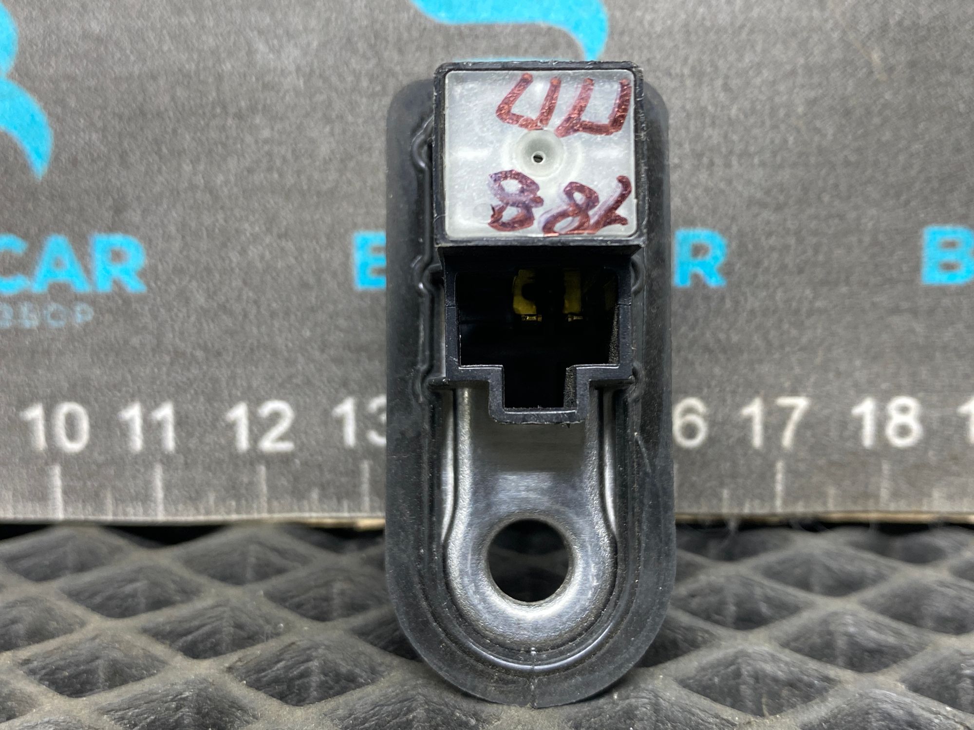 https://ycs.partsauto.market/partsauto-images/thmbs/userImages/c8f07ba63eb5b2f0f6006ea854bf8f7d/part/9a32d6ae-b3ee-43ad-b31a-f895e64d649a_1777450677688.jpg