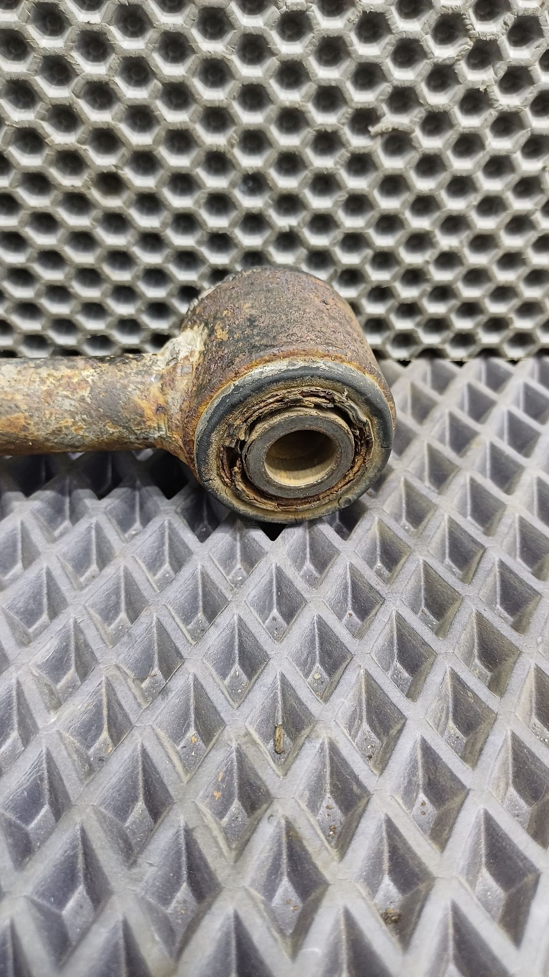 https://ycs.partsauto.market/partsauto-images/thmbs/userImages/c8f07ba63eb5b2f0f6006ea854bf8f7d/part/9a65c7ff-93af-4112-88f5-63e21ae381c8_1774429479477.jpg