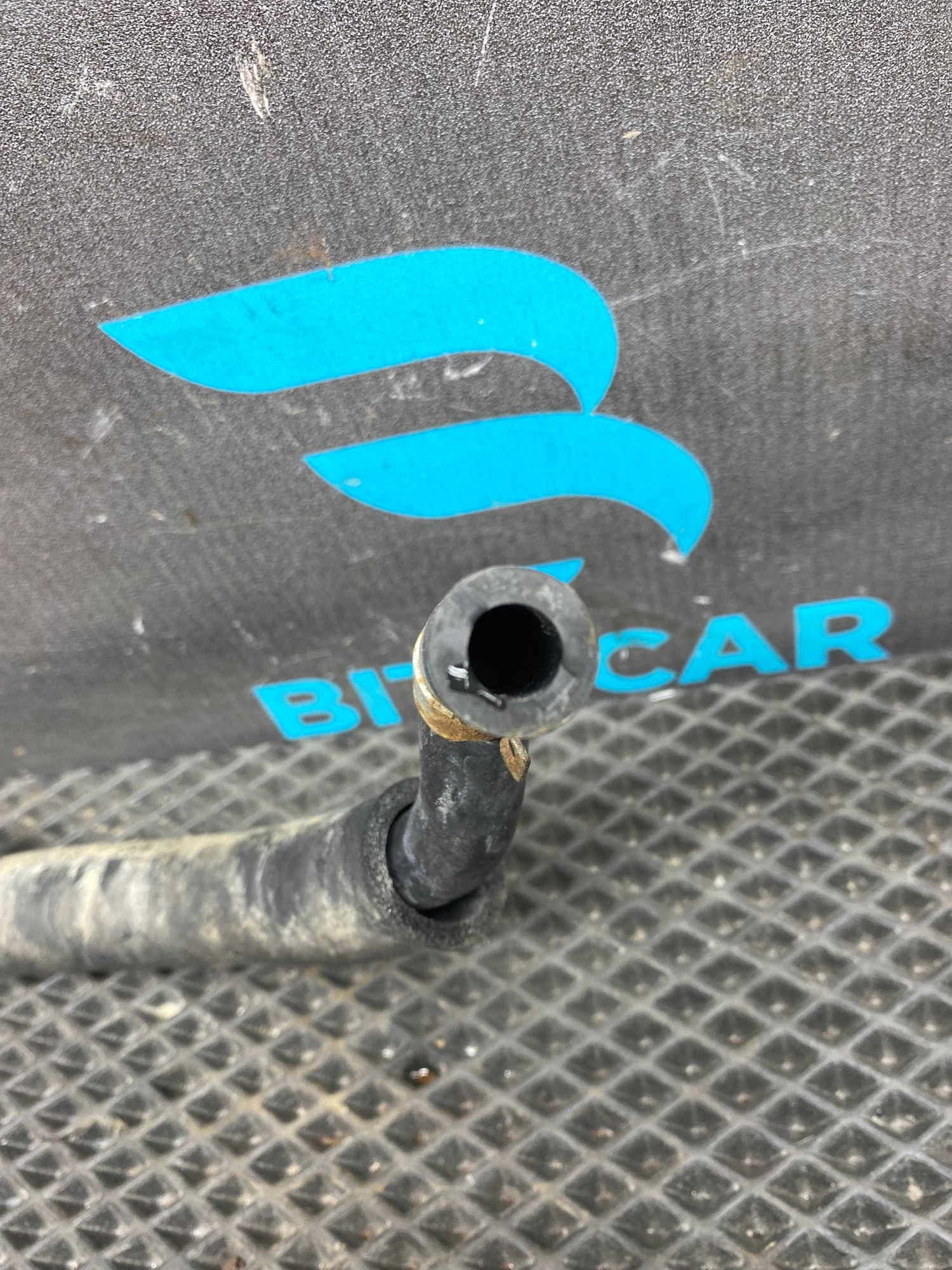 https://ycs.partsauto.market/partsauto-images/thmbs/userImages/c8f07ba63eb5b2f0f6006ea854bf8f7d/part/9a73b541-496a-48f6-a6b2-16bb953c67c2_1777122273358.jpg