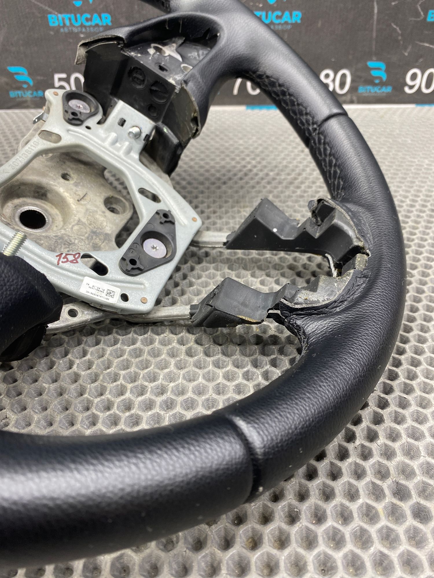 https://ycs.partsauto.market/partsauto-images/thmbs/userImages/c8f07ba63eb5b2f0f6006ea854bf8f7d/part/9ace818c-4027-4b61-997c-57e5d6feb774_1774868918962.jpg