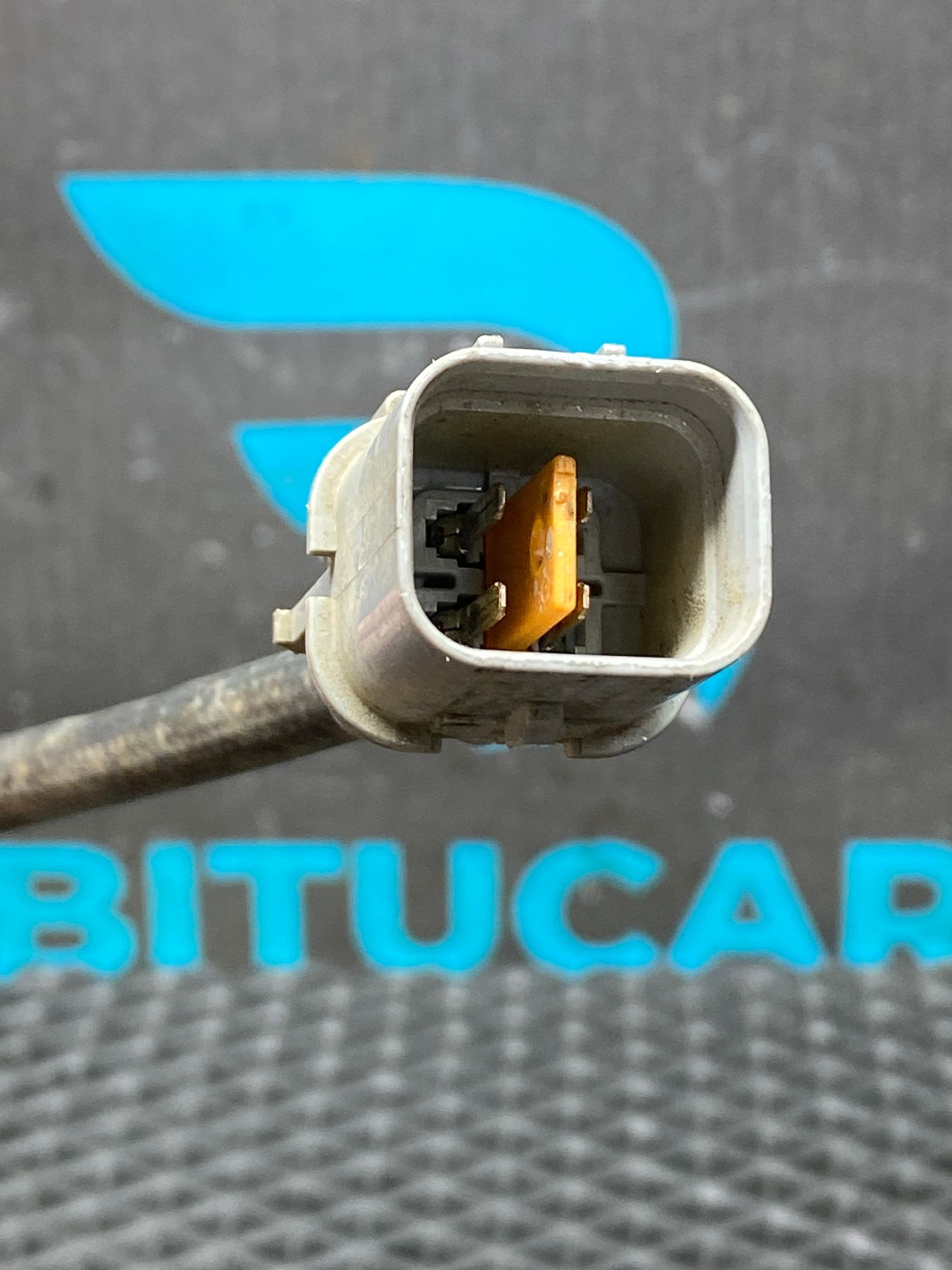 https://ycs.partsauto.market/partsauto-images/thmbs/userImages/c8f07ba63eb5b2f0f6006ea854bf8f7d/part/9b09c645-c430-48a6-a694-22d0c76e62e3_1777289097636.jpg