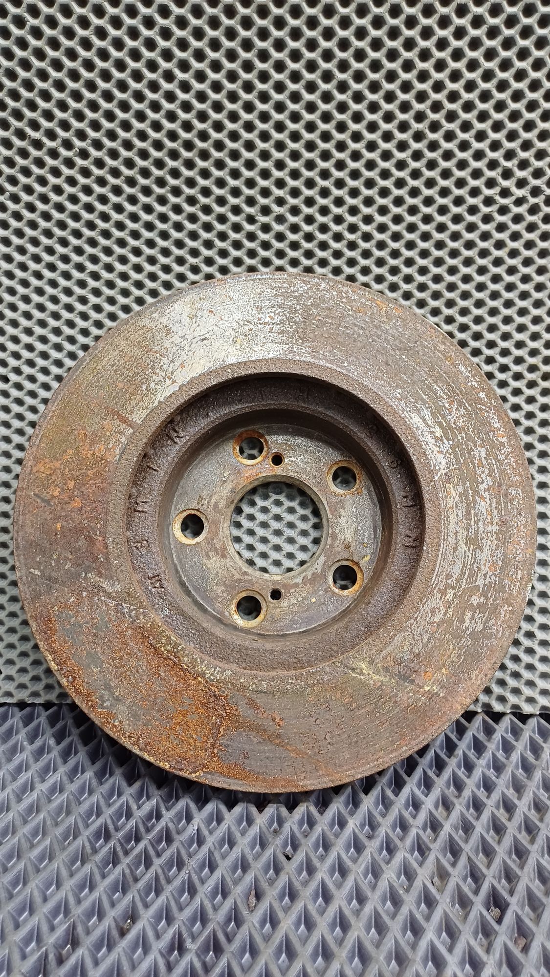 Б/У Диск тормозной передний Toyota CARINA E 6 дорест. 1992—1996 1994 Зеленый, 1390 рублей, Краснодар