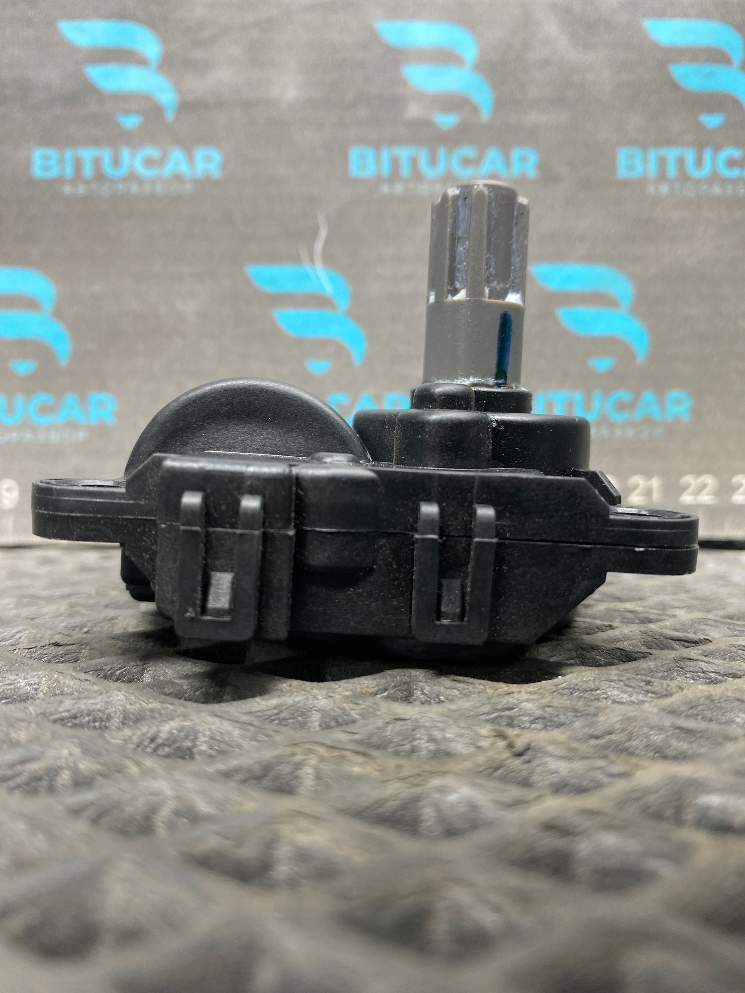 https://ycs.partsauto.market/partsauto-images/thmbs/userImages/c8f07ba63eb5b2f0f6006ea854bf8f7d/part/9c587bc9-4e3c-4d75-88c5-2ae2f2f488ba_1777550324588.jpg