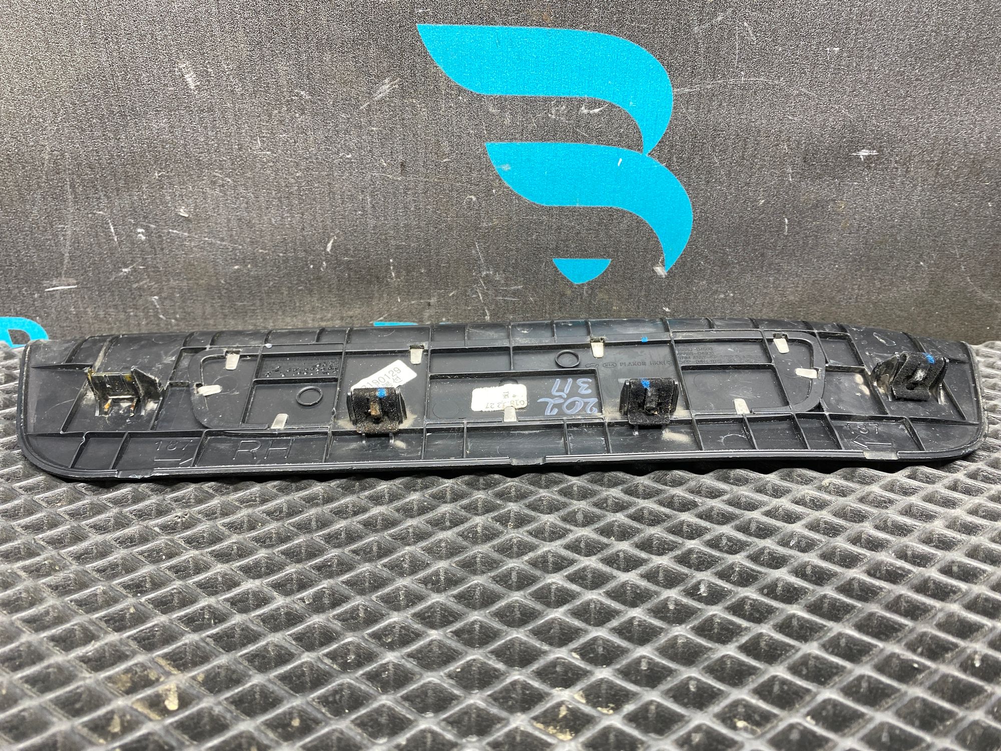 https://ycs.partsauto.market/partsauto-images/thmbs/userImages/c8f07ba63eb5b2f0f6006ea854bf8f7d/part/9cefe4c6-dd2e-49bc-b74d-dc0b7ef7ad7c_1777732063704.jpg