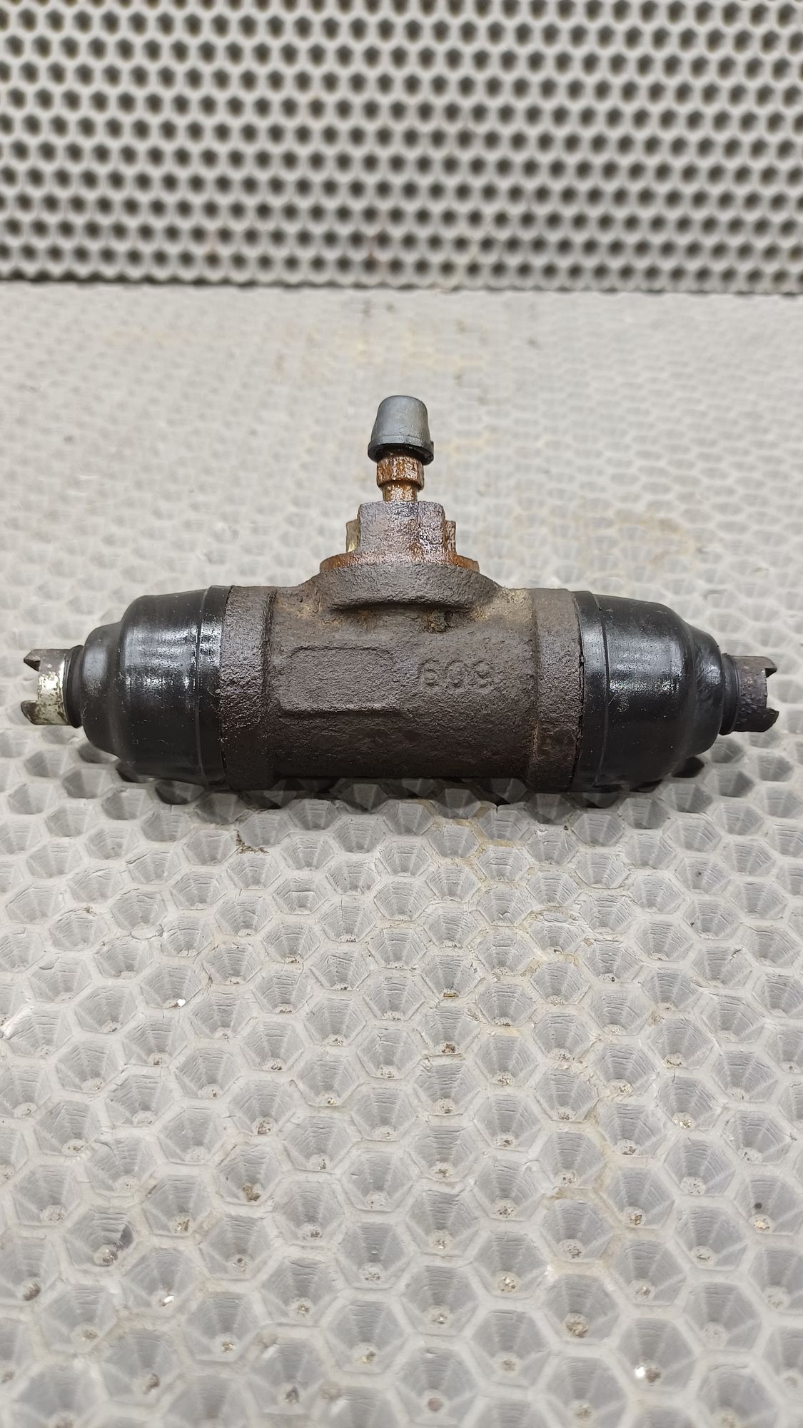 Б/У Цилиндр тормозной задний правый Volkswagen Transporter T4 4 дорест. 1990—2003 1993 синий, 790 рублей, Краснодар