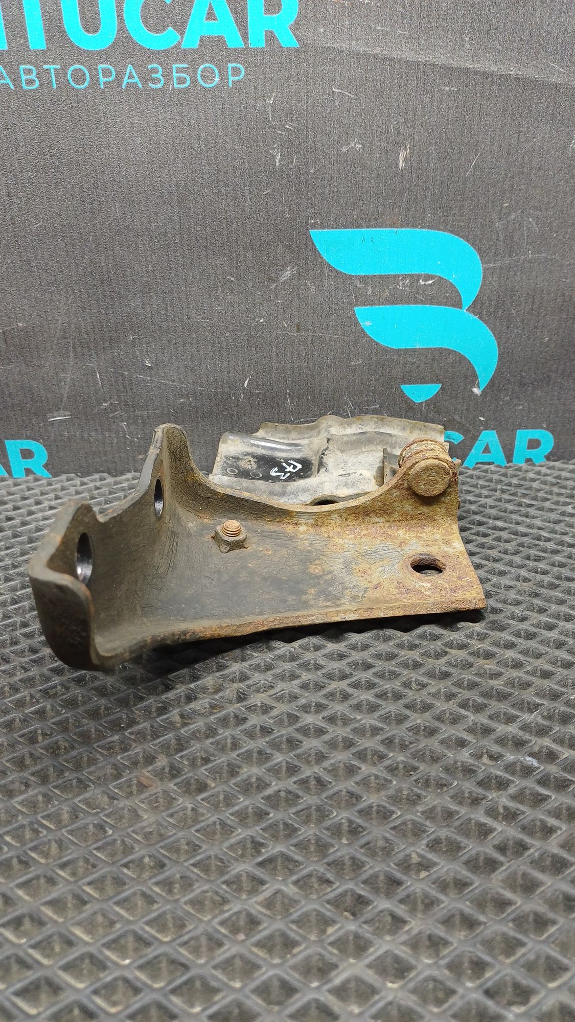 https://ycs.partsauto.market/partsauto-images/thmbs/userImages/c8f07ba63eb5b2f0f6006ea854bf8f7d/part/9d314600-119e-4e8a-a527-96131c8a4a4b_1777120382674.jpg