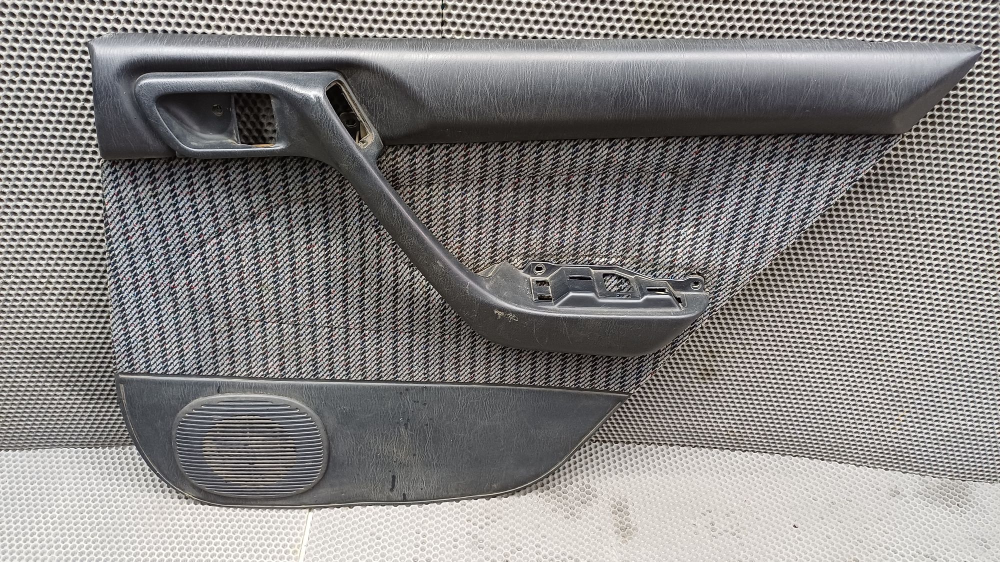 Б/У Обшивка двери задней правой Toyota CARINA E 6 дорест. 1992—1996 1994 Зеленый, 990 рублей, Краснодар