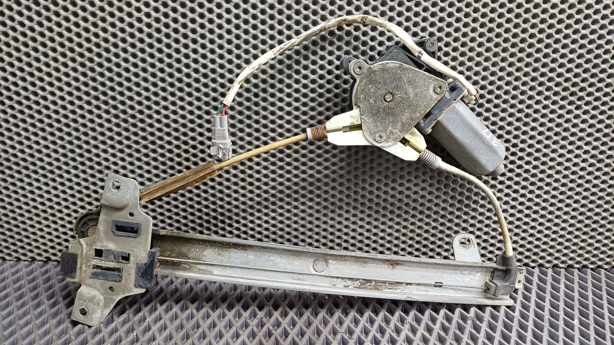 Б/У Стеклоподъемник задней правой двери Toyota CARINA E 6 дорест. 1992—1996 1994 Зеленый, 3490 рублей, Краснодар