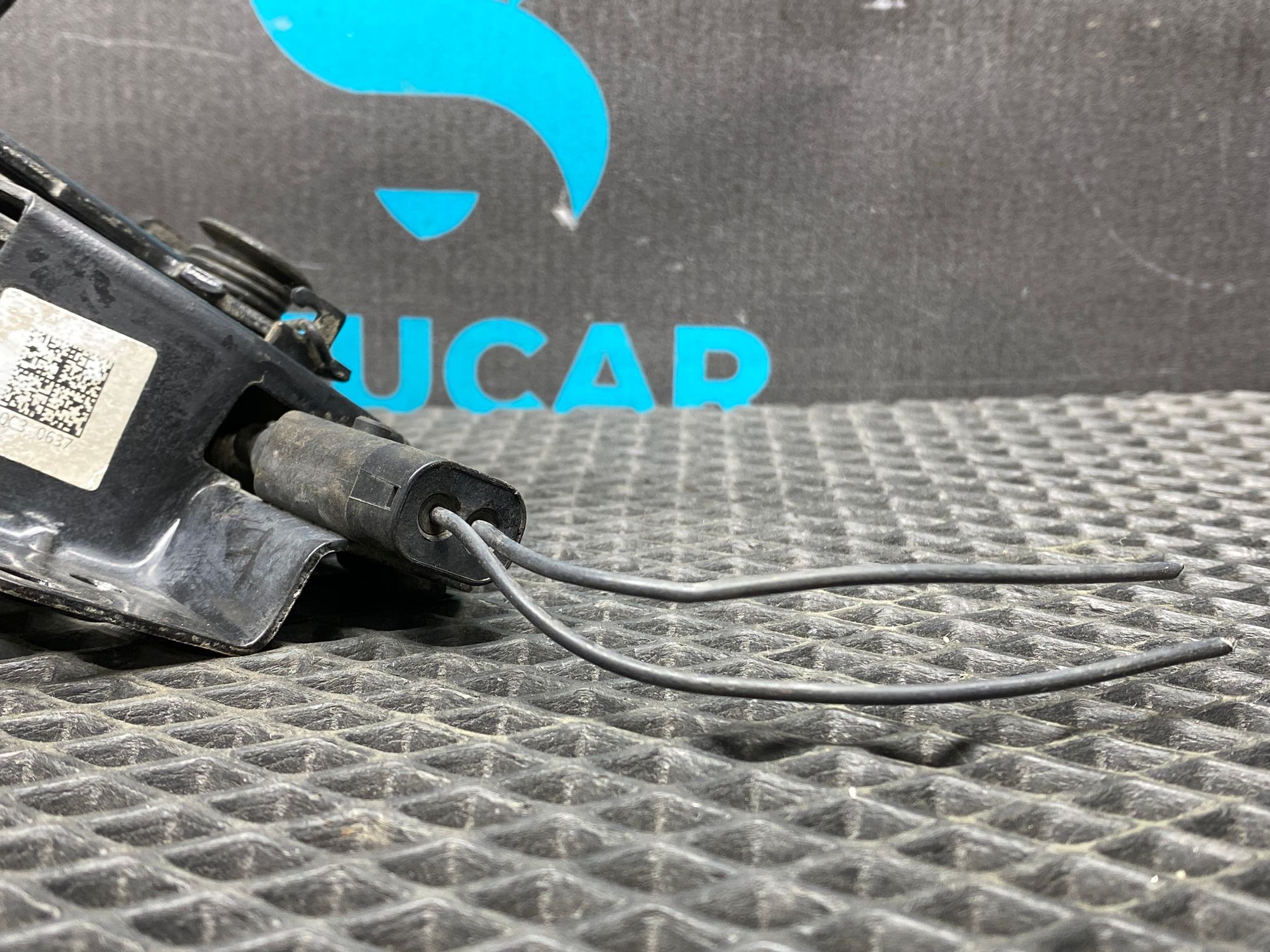 https://ycs.partsauto.market/partsauto-images/thmbs/userImages/c8f07ba63eb5b2f0f6006ea854bf8f7d/part/9e11db9d-19c0-47e9-8e75-919e31f8ac65_1776933181215.jpg