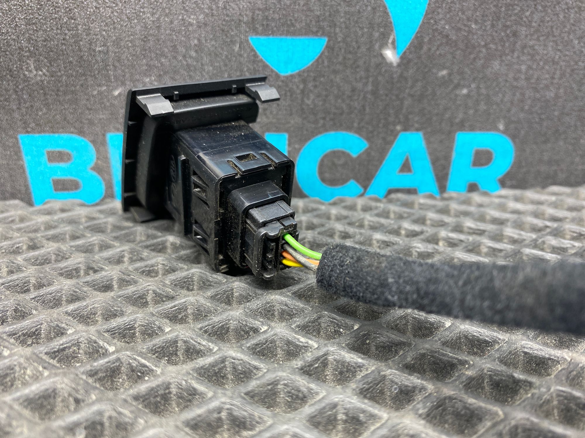 Б/У Кнопка аварийной остановки Kia Rio 4 (G4FG) 1.6L AT 2021, 7990 рублей, Краснодар