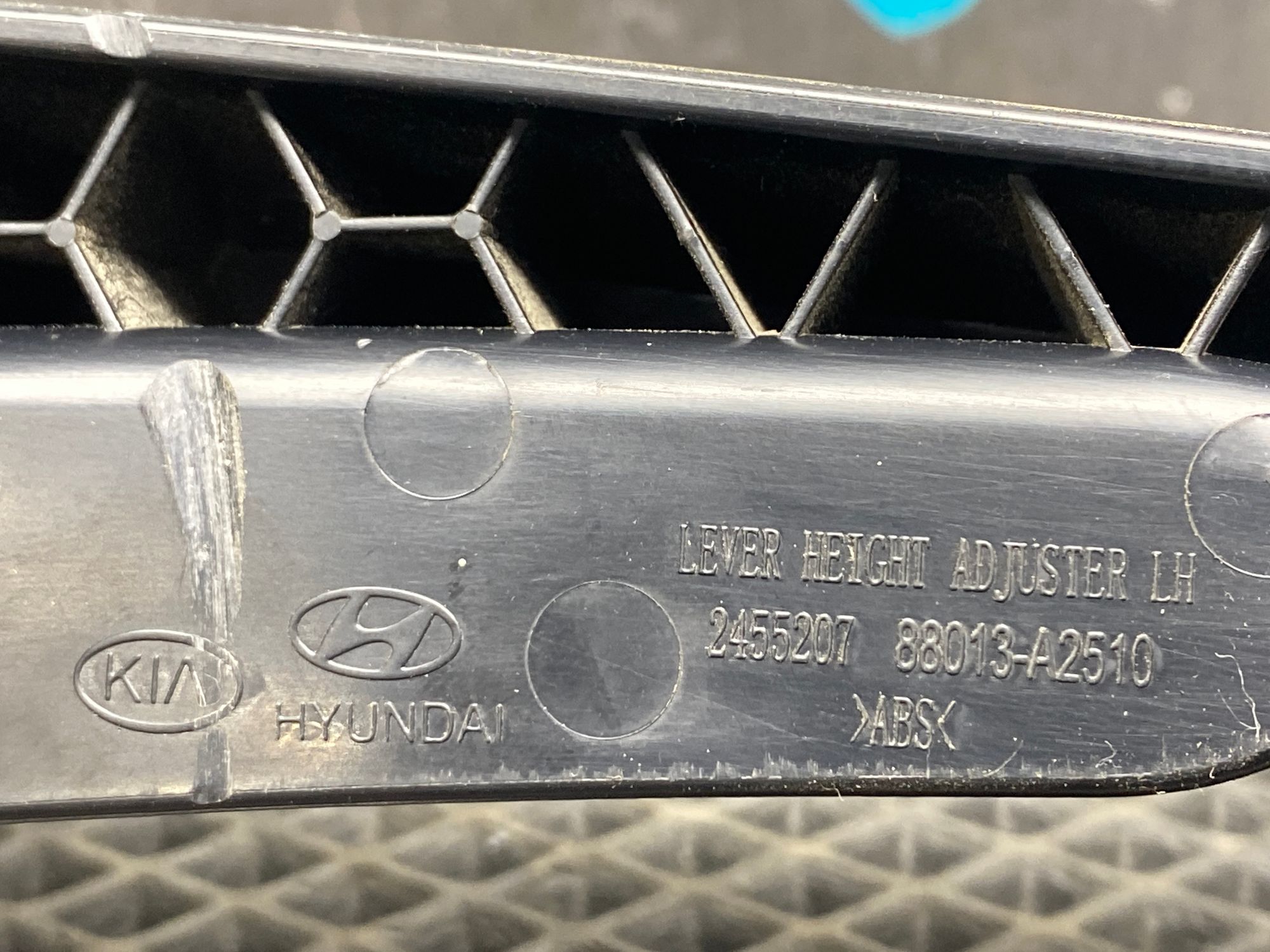 https://ycs.partsauto.market/partsauto-images/thmbs/userImages/c8f07ba63eb5b2f0f6006ea854bf8f7d/part/9e6e3a08-644f-4379-b6a7-5f236d7e5de0_1777380301418.jpg