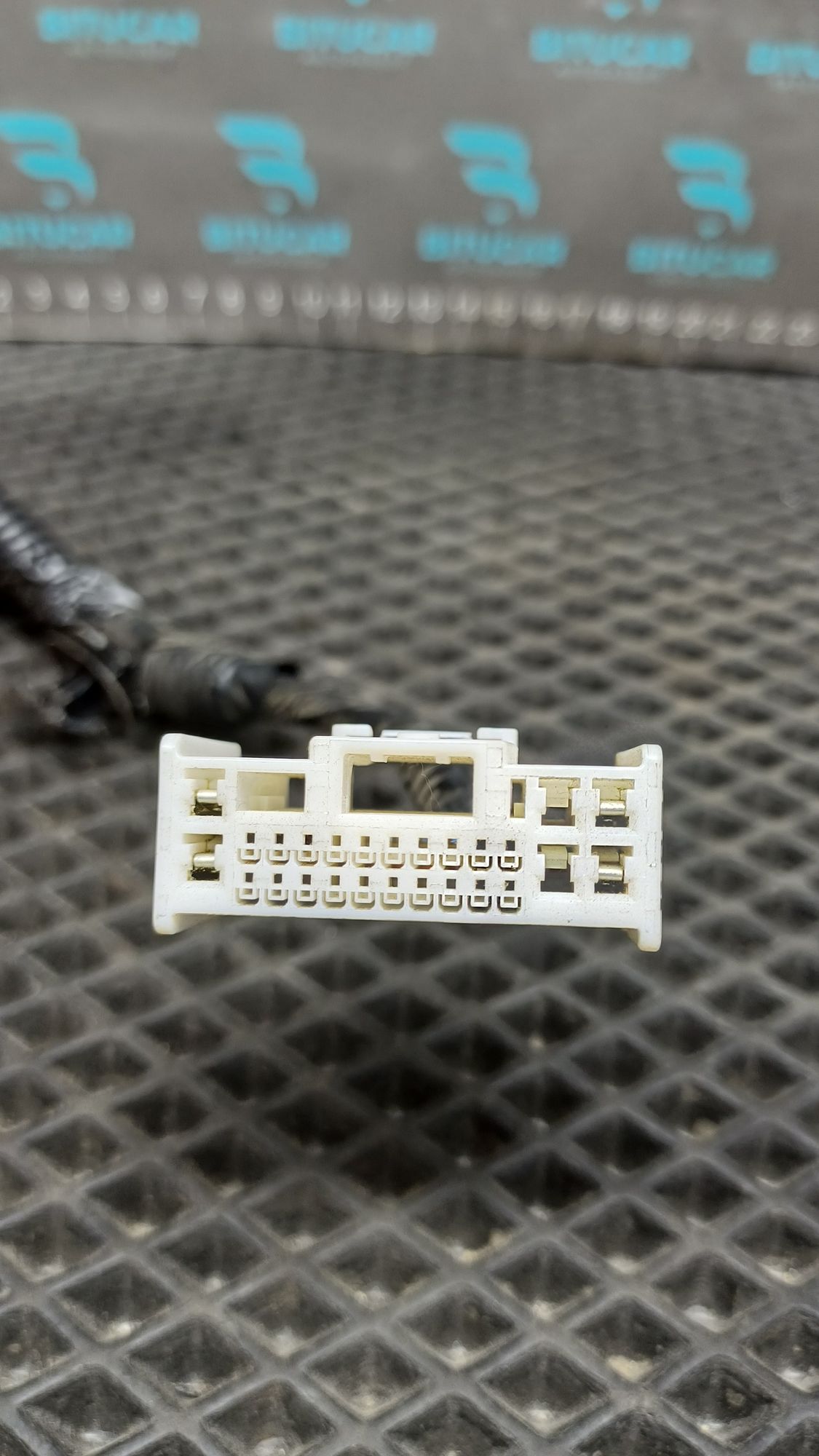 https://ycs.partsauto.market/partsauto-images/thmbs/userImages/c8f07ba63eb5b2f0f6006ea854bf8f7d/part/9eb4befc-0928-417c-9fe4-a909660e5ca0_1777530996560.jpg