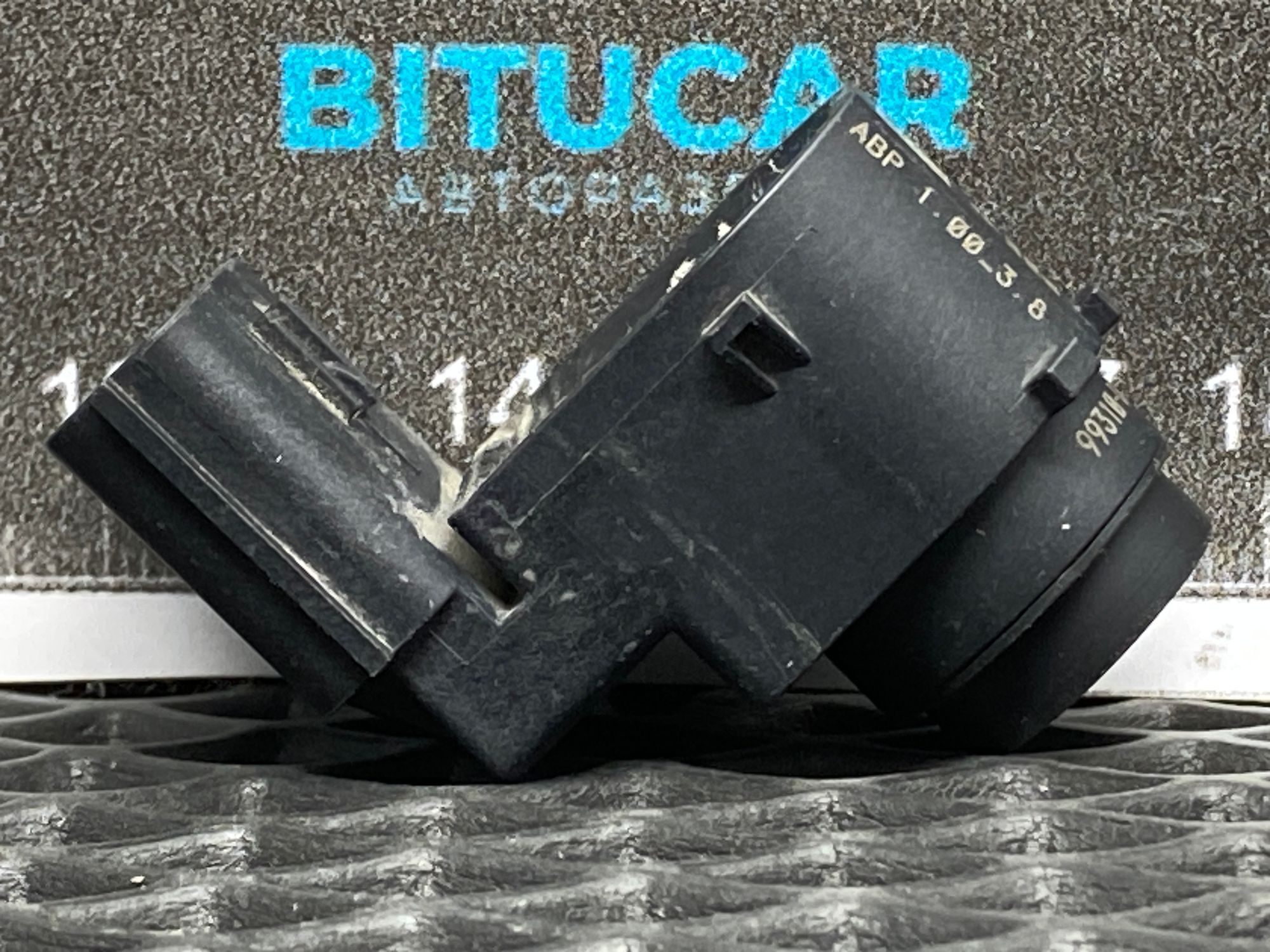 https://ycs.partsauto.market/partsauto-images/thmbs/userImages/c8f07ba63eb5b2f0f6006ea854bf8f7d/part/9eb67038-4082-45c2-9fe1-62dd031ade4e_1777708027945.jpg