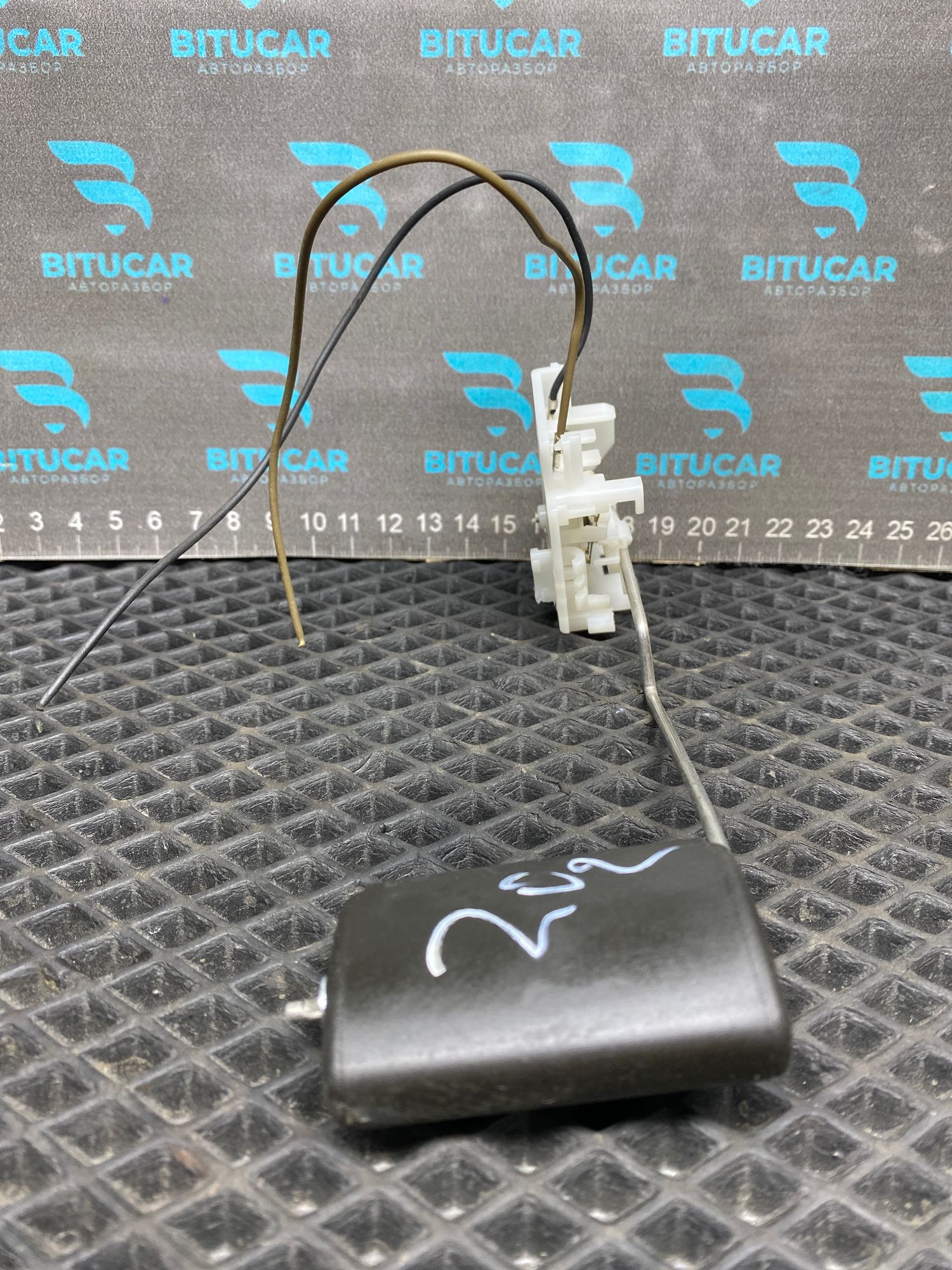 https://ycs.partsauto.market/partsauto-images/thmbs/userImages/c8f07ba63eb5b2f0f6006ea854bf8f7d/part/9eb8ee52-f432-41ce-b2ac-8a1b82fab0d0_1777358969195.jpg