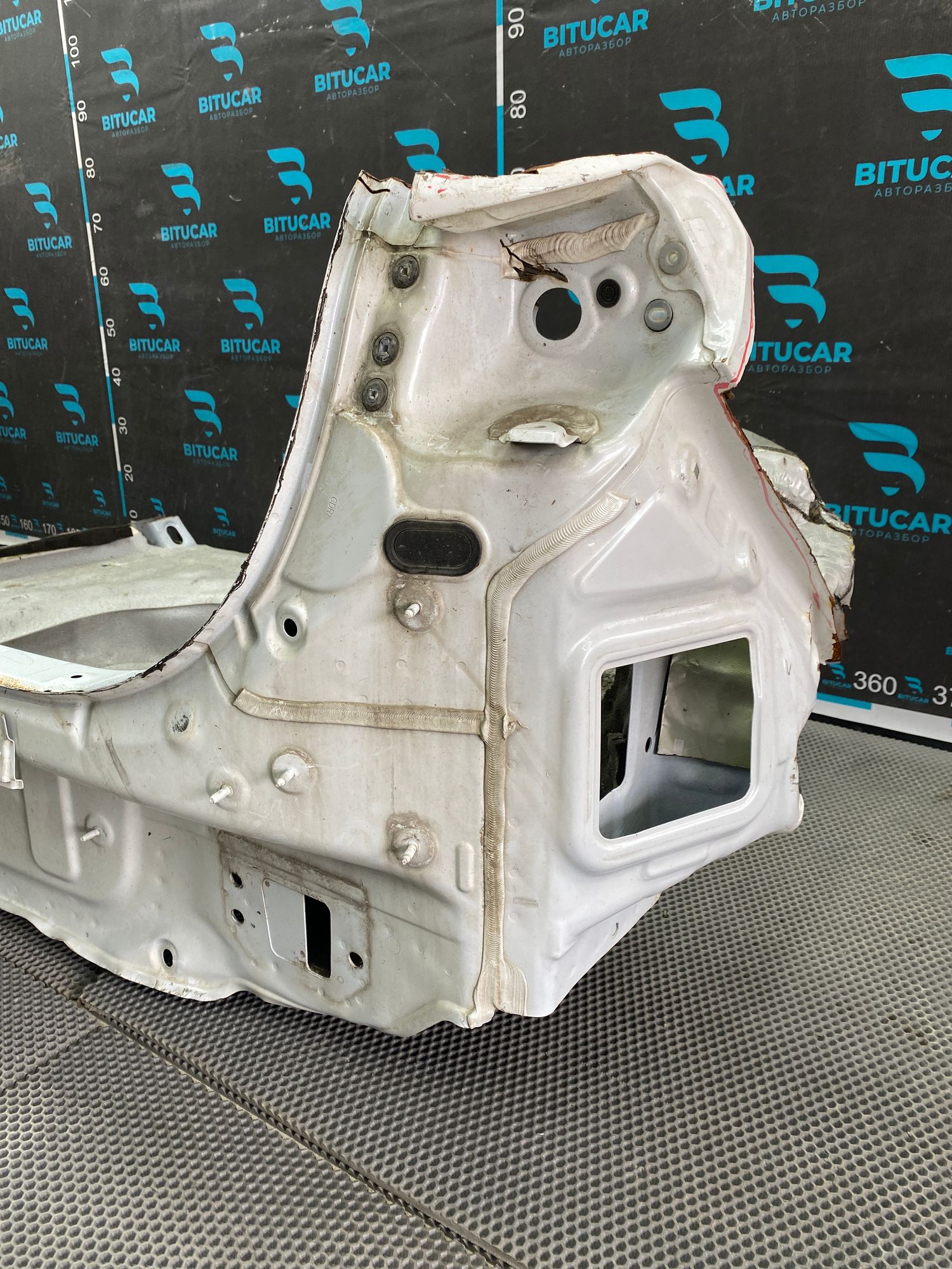 https://ycs.partsauto.market/partsauto-images/thmbs/userImages/c8f07ba63eb5b2f0f6006ea854bf8f7d/part/9f2f4eee-7530-44a8-9e2e-7adfcfc70a43_1777544119328.jpg